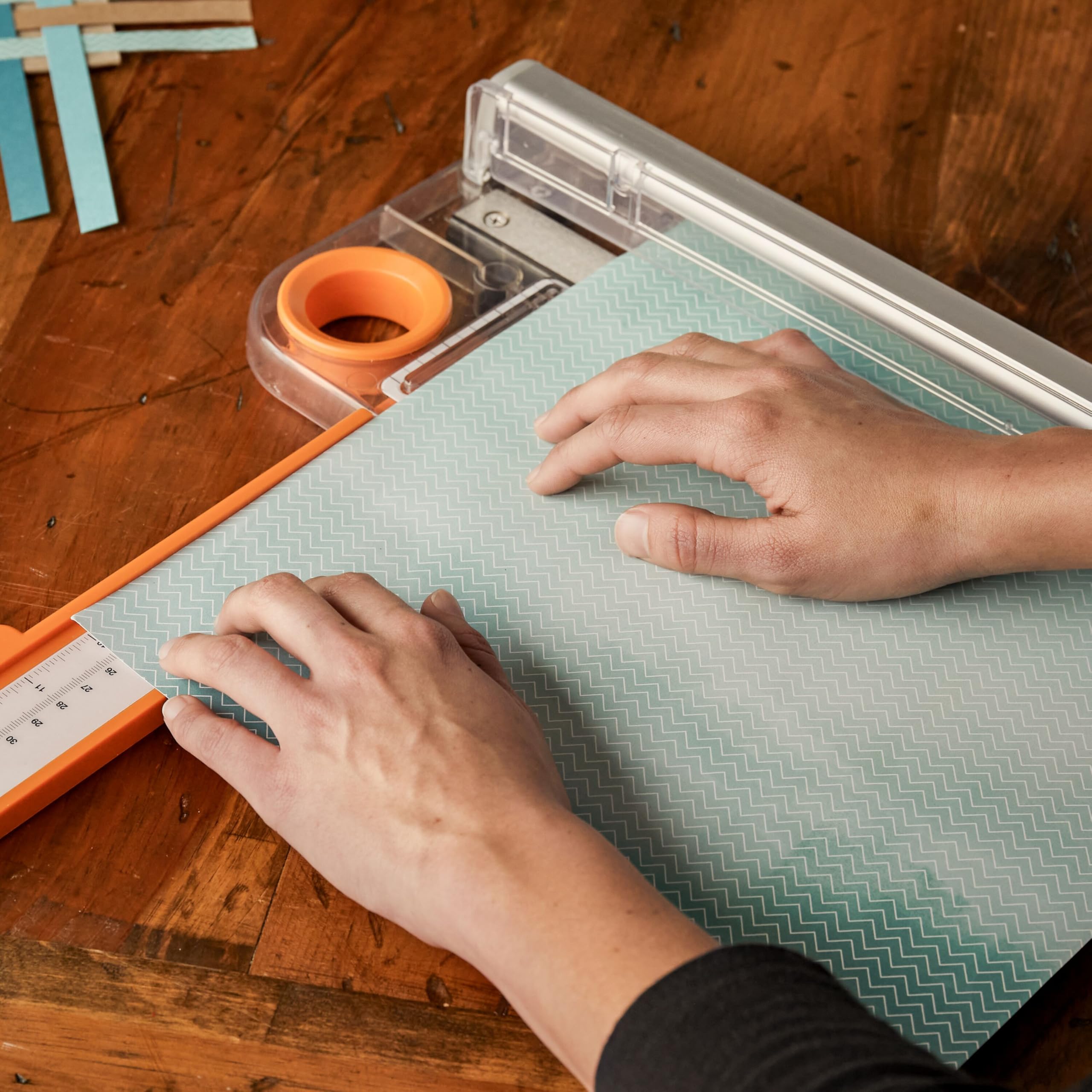 Fiskars Recortadora giratoria de papel de 12 pulgadas, hoja autoafilable