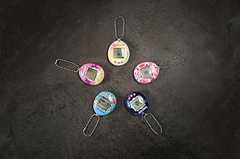 BandAI Tamagotchi Original Stu00e4nkskal | Tamagotchi Original Cyber Pet 90-tal Vuxna Och Barn Leksak Med Kedja | Retro Virtuella Husdjur U00e4r Fantastiska BandAI Tamagotchi Original Stu00e4nkskal | Tamagotchi Original Cyber Pet 90-tal Vuxna Och Barn Leksak Med Kedja | Retro Virtuella Husdjur U00e4r Fantastiska