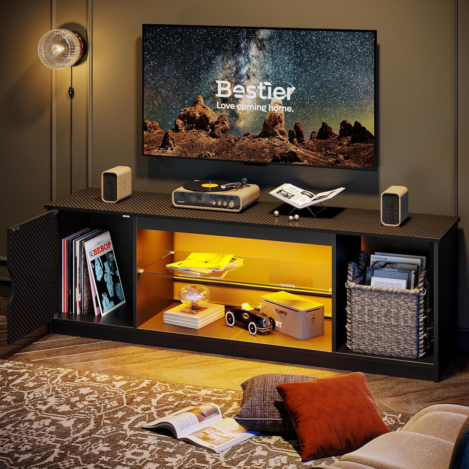 Bestier Support TV LED 145 cm pour TV de 55/60/65" avec Armoire pour PS5, Moderne, avec étagères en Verre réglables, pour Salon, Chambre à Coucher, Fibre de Carbone Noire