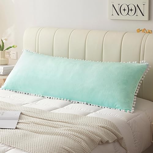 LIFEREVO Funda de almohada corporal de terciopelo con pompones, funda de almohada larga y mullida de 20 x 54 pulgadas, funda de almohada de