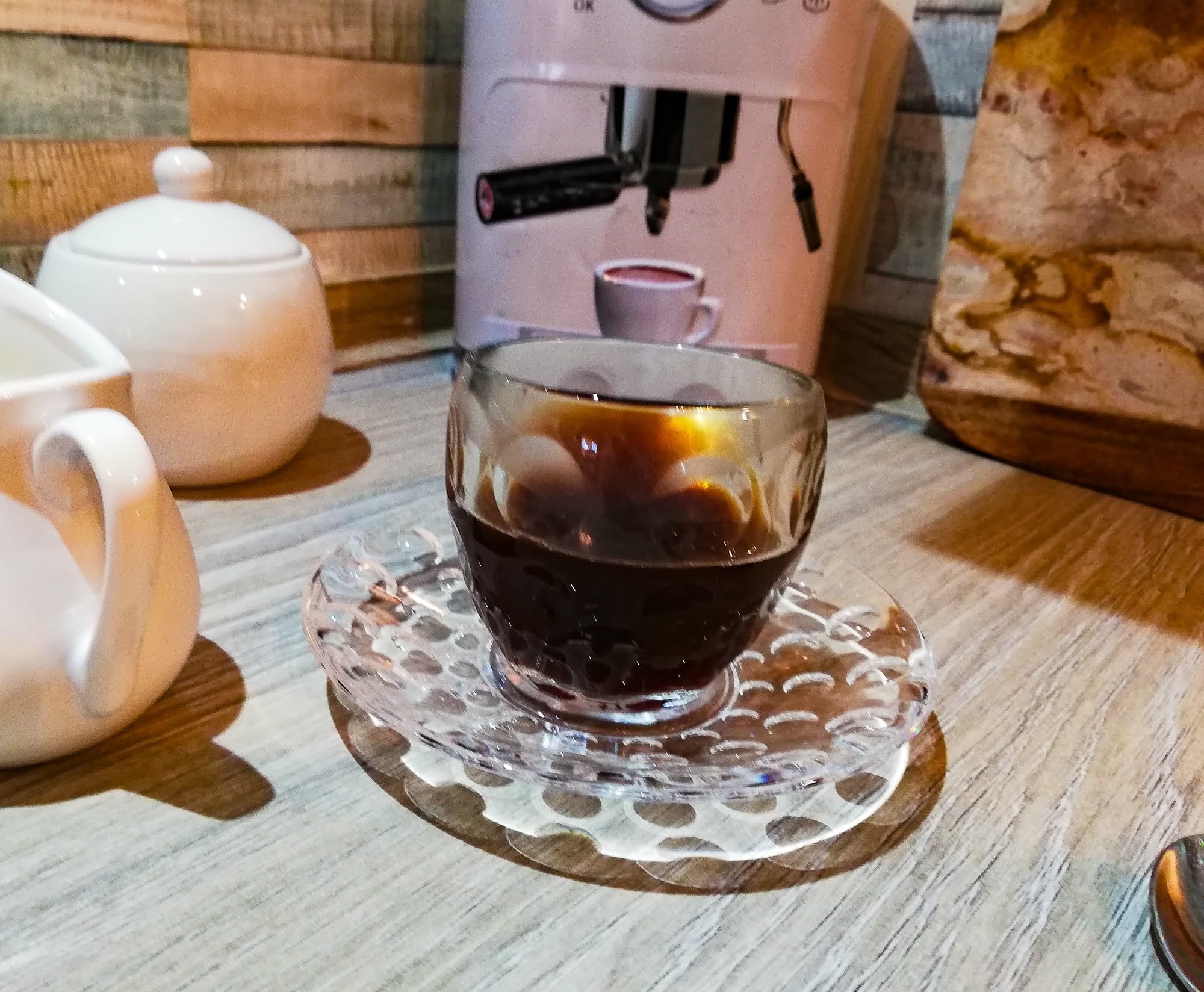 Guzzini Venice Glass - Set di 4 tazzine da caffè espresso in vetro con piattino in plastica, 110 ml