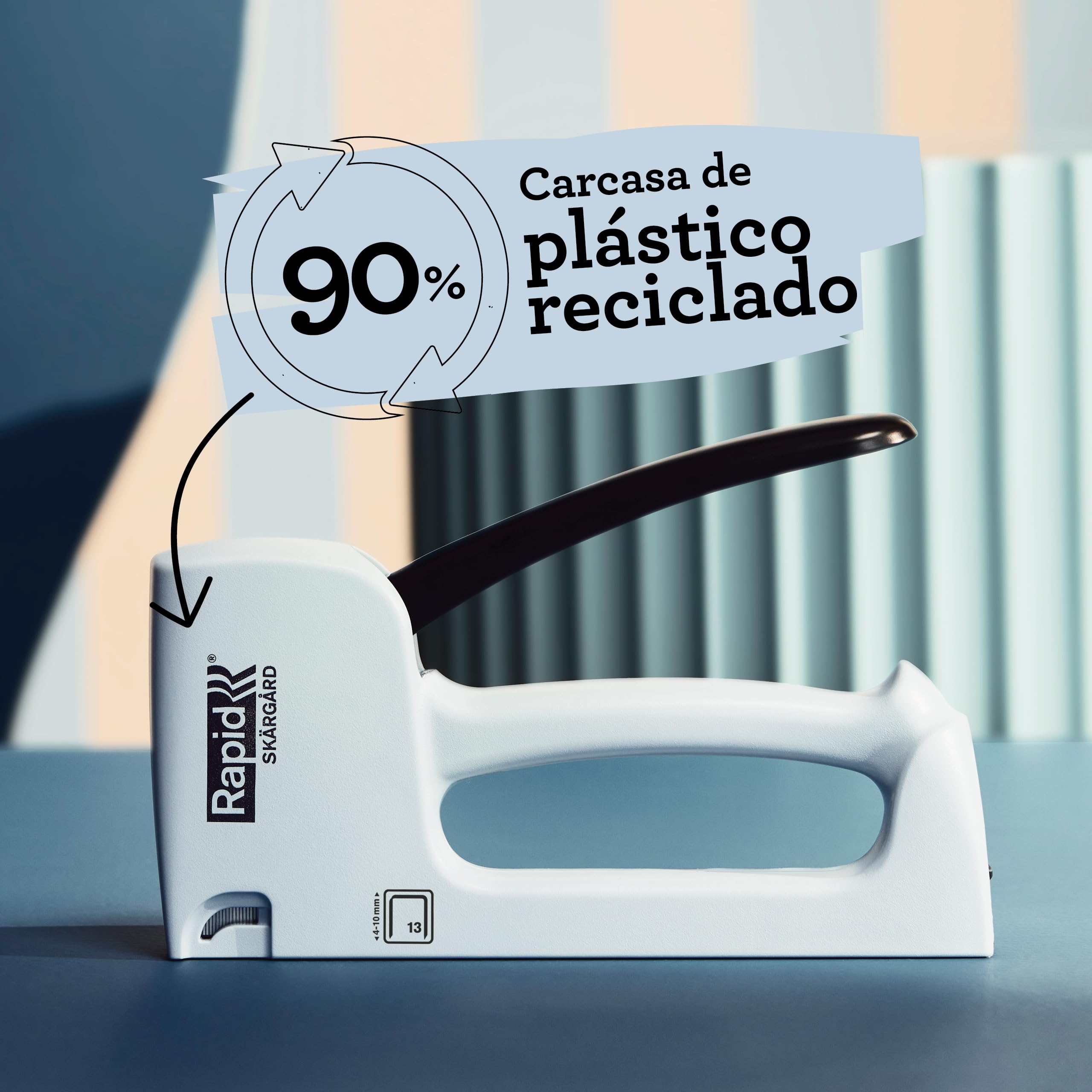 Rapid Grapadora R13 Azul para Tapicería- Carcasa Fabricada con 90% Plástico Reciclado, Fabricada en Suecia, Grapadora Manual con Piezas Internas de Acero, compatible con grapas No. 13 de 4-10 mm