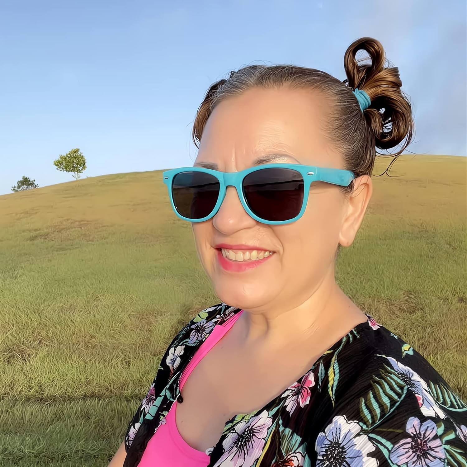 Fsmiling Mens Sunglasses Bulk Classic Sunglasses Pack Cheap Shades Glasses Cool Eyewear Set for Women-15Pack,Blue - Image 9