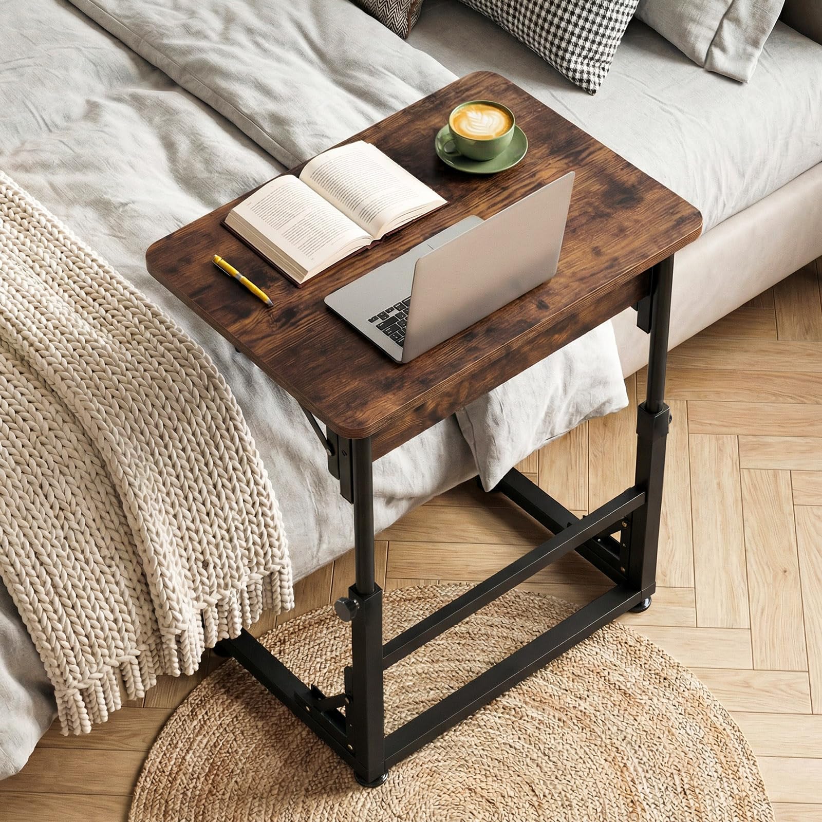 COSTWAY Mesa Auxiliar Plegable en Forma de C, Mesita Lateral para Sofá, Altura Ajustable y Estructura Metálica, Escritorio Industrial para Ordenador Portátil, Salón, Dormitorio, 59,5 x 39 x 51-66 cm