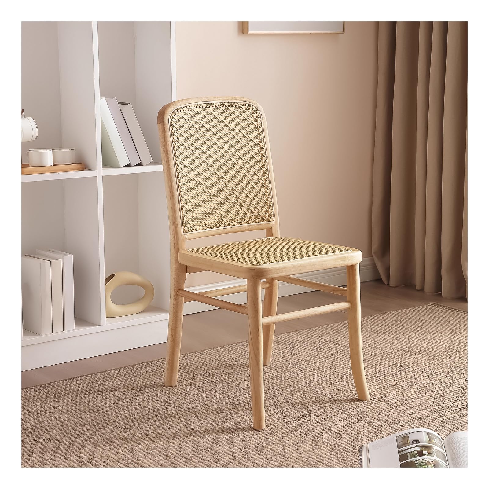 Chaise de jardin en rotin naturel pour terrasse élégante