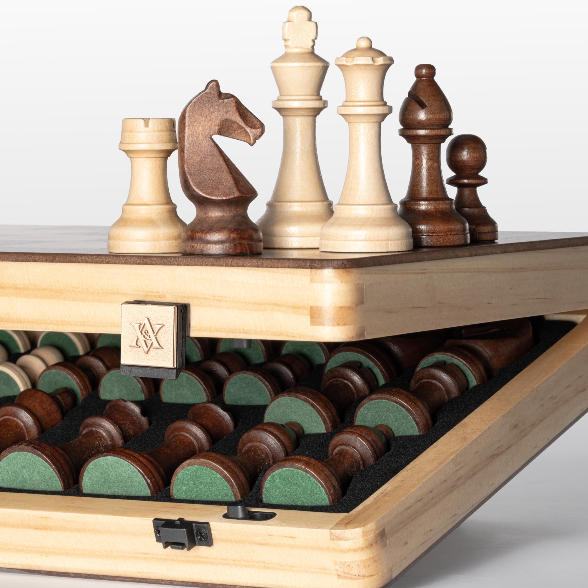 A&A Juego de ajedrez magnético plegable de madera de 38,1 cm con piezas de ajedrez Staunton de 7,6 cm de altura - Caja de pino con incrustaciones de nogal y arce