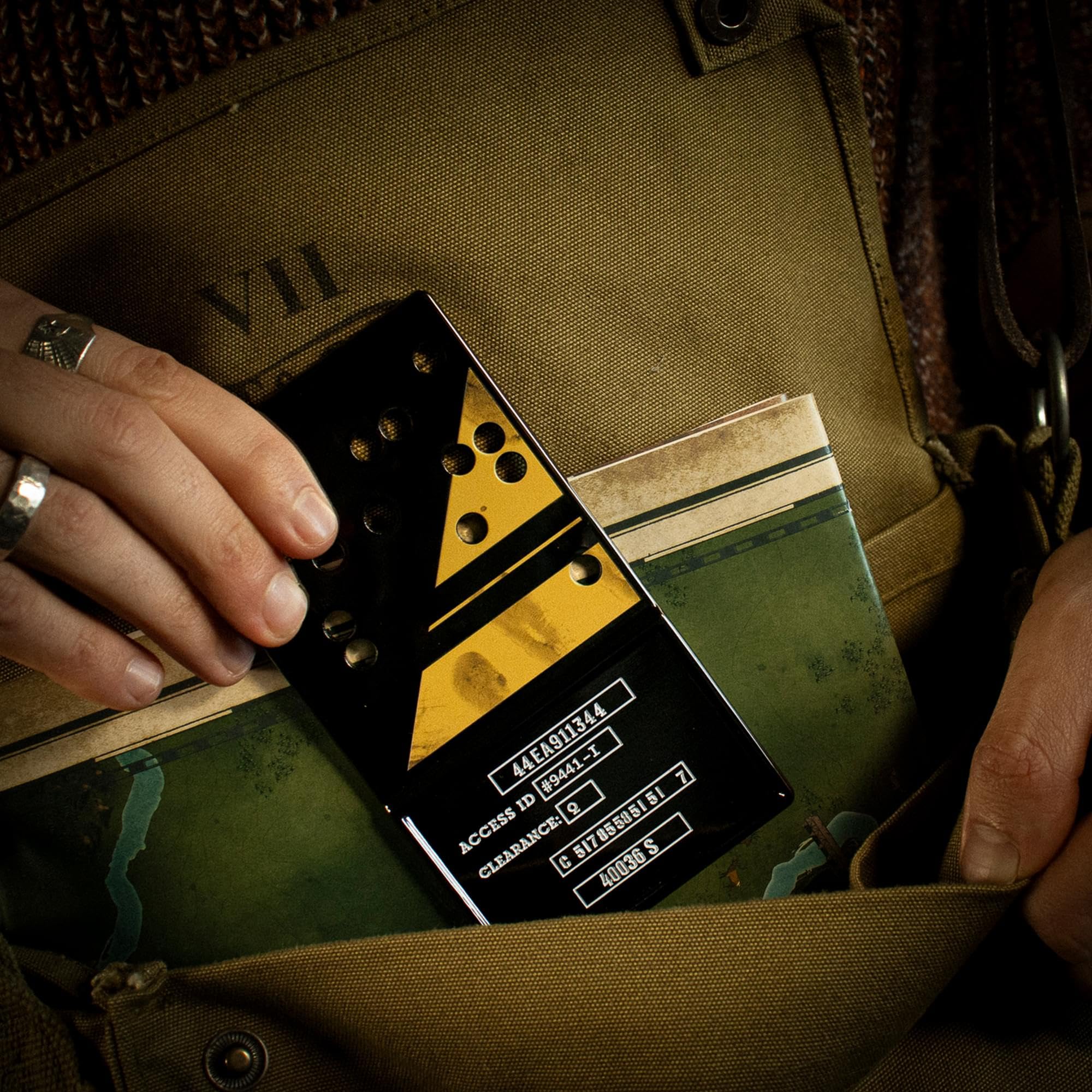 フォールアウト 核キーコード レプリカ 世界限定5,000個 Amazon.com: Fallout Limited Edition Nuclear Keycard Replica