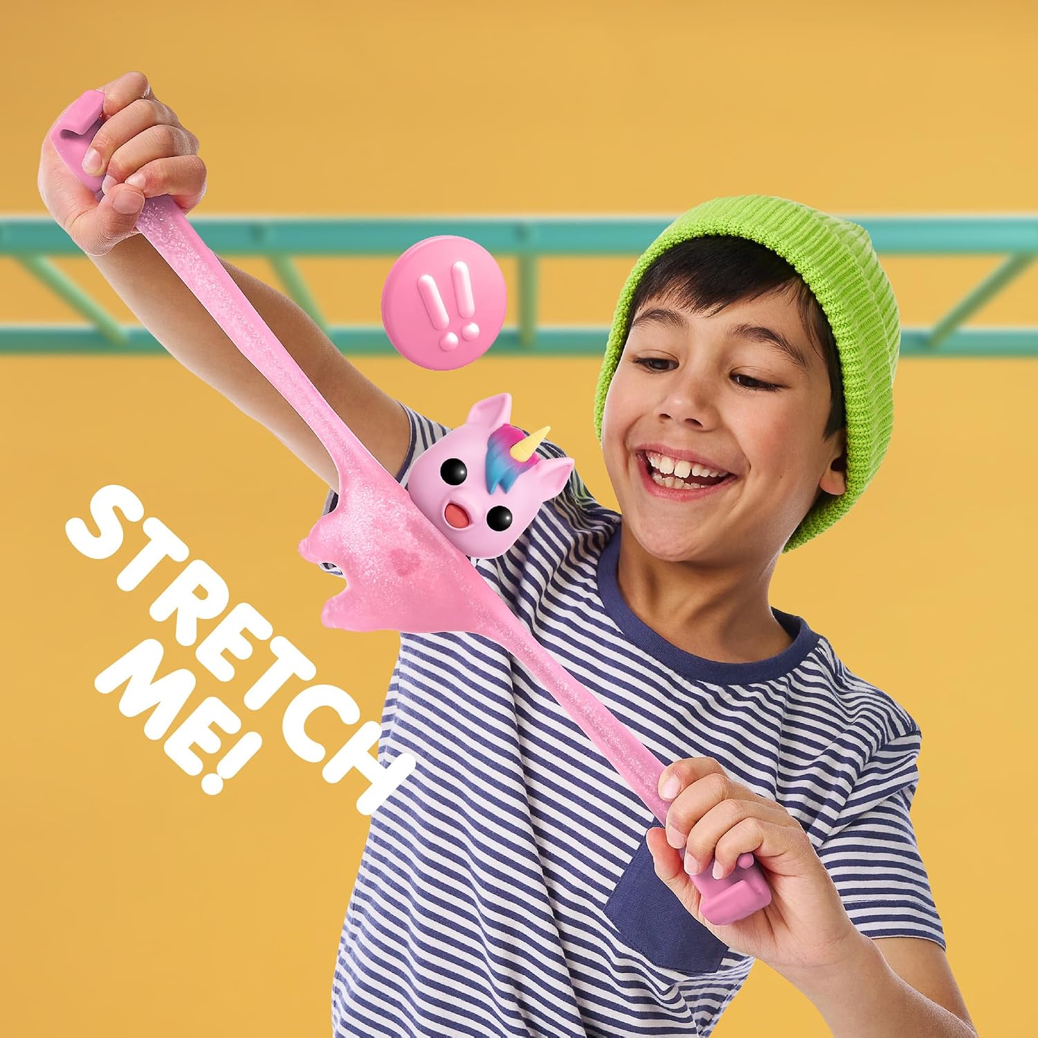Little Live Pets Hug n' Hang Zoogooz - Uoolla Unicorn. Interactive Electronic Squishy Stretchy Toy Pet with 70+ Sounds & Reactions. Stretch, Squish & Link Their Hands. Display Them & Hang Them Around