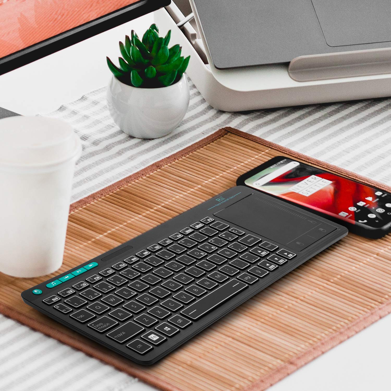 Rii K18 Plus - Teclado inalámbrico Recargable con iluminación Tricolor, diseño Ultra Delgado, para computadoras de Escritorio y televisores Inteligentes - ES Layout