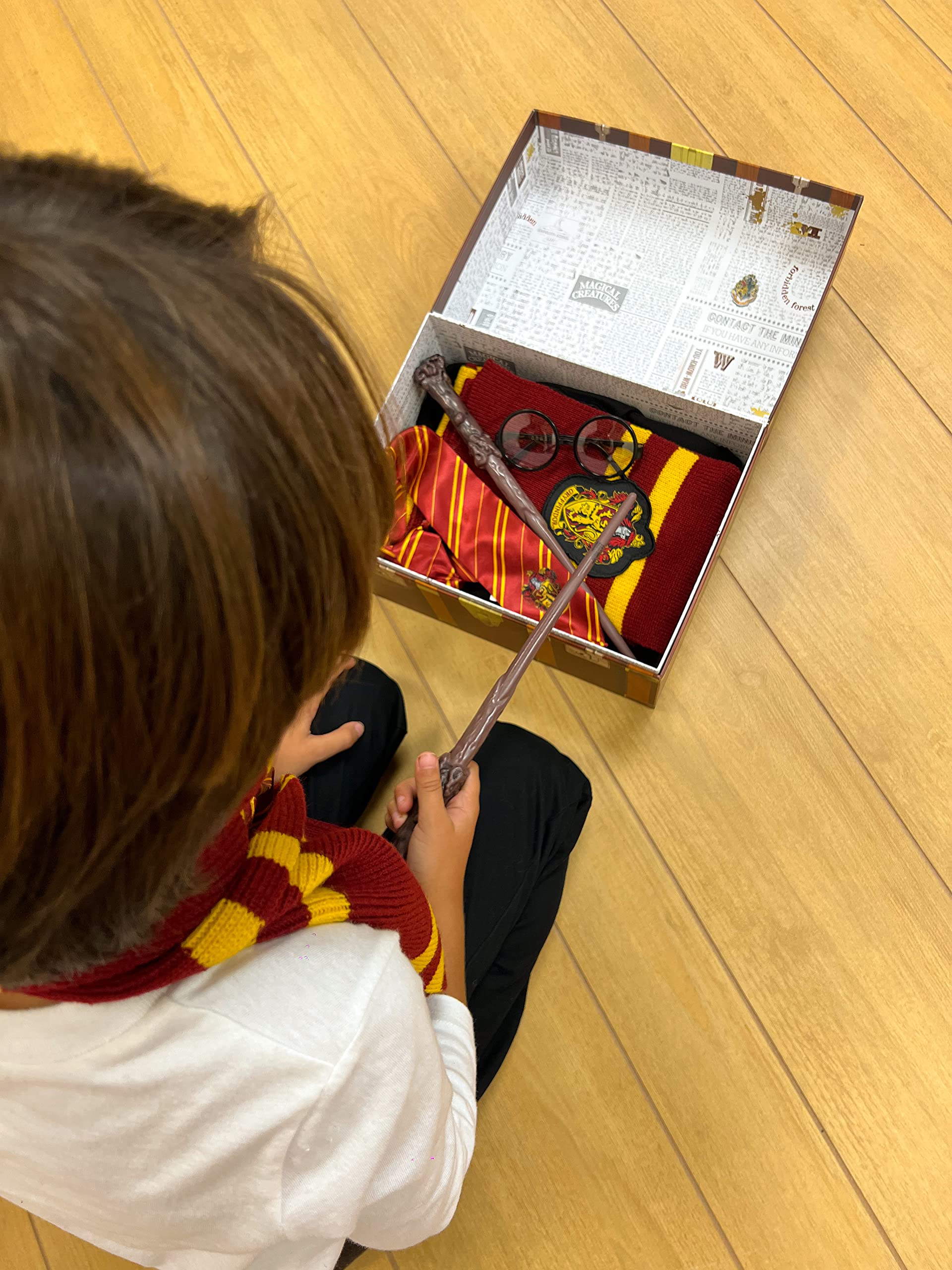 Harry Potter Dress Up Trunk for Kids, Official Wizarding World Costume Kit with Robe, Scarf, Tie, Wand and Glasses, Kids Size Small (4-6)