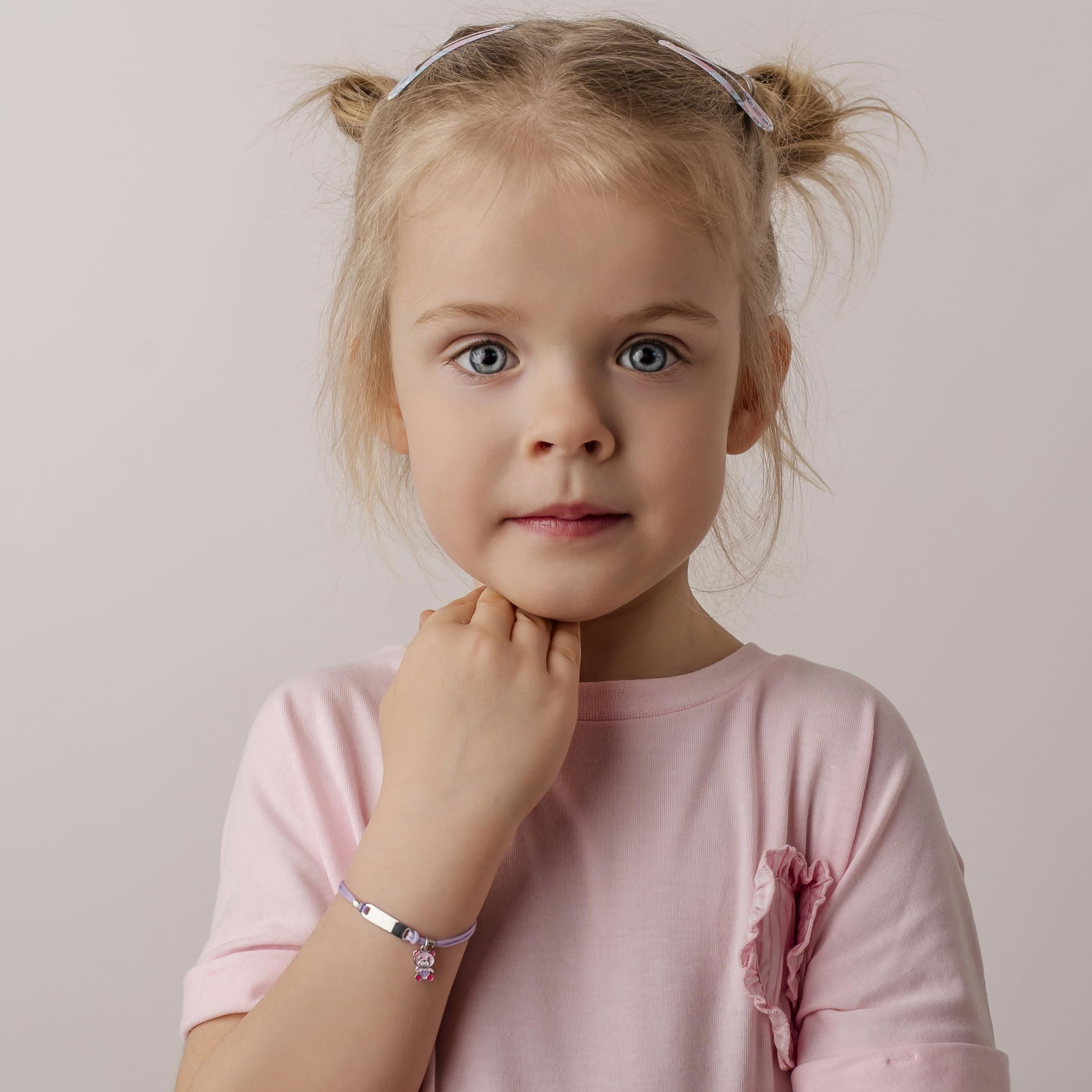 Sakrami Pulsera Plata 925 para Niña Cordón Lila con Oso Esmaltado y Placa Grabable Colección Kids + Caja de Regalo Personalizada - Pulsera para Nacimiento Comunión o Bautismo