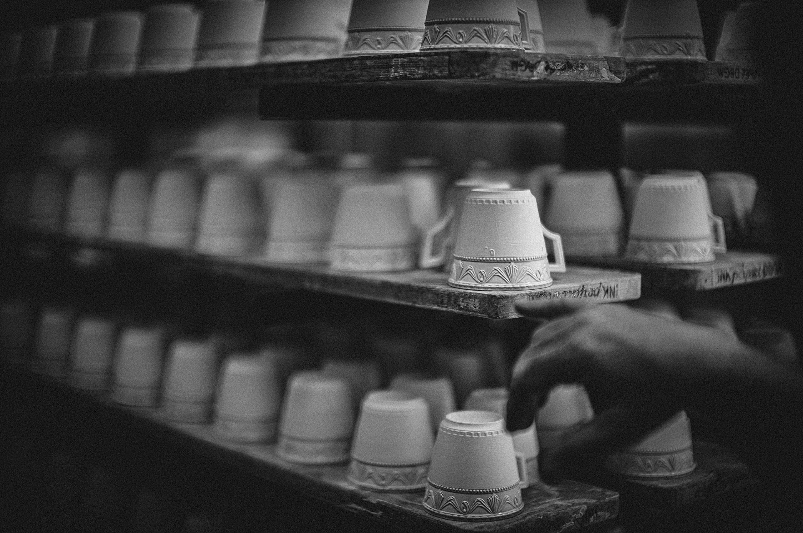 KPM Berlin KURLAND filiżanka do kawy, filiżanka + spodek z porcelany, filiżanka klasycyzmu ze spodkiem, 0,15 l, ręcznie robiona, biała
