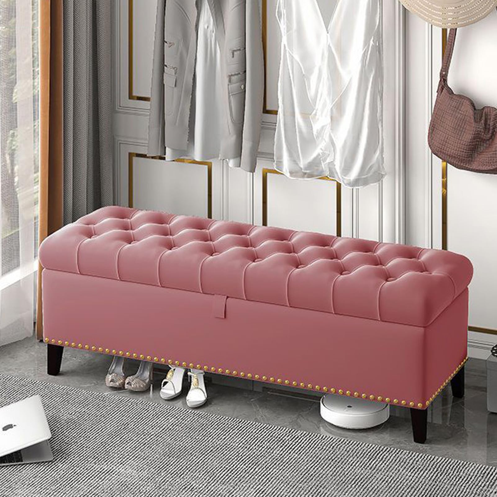 Banqueta tapizada de terciopelo con patas doradas y asiento capitoné de alta gama