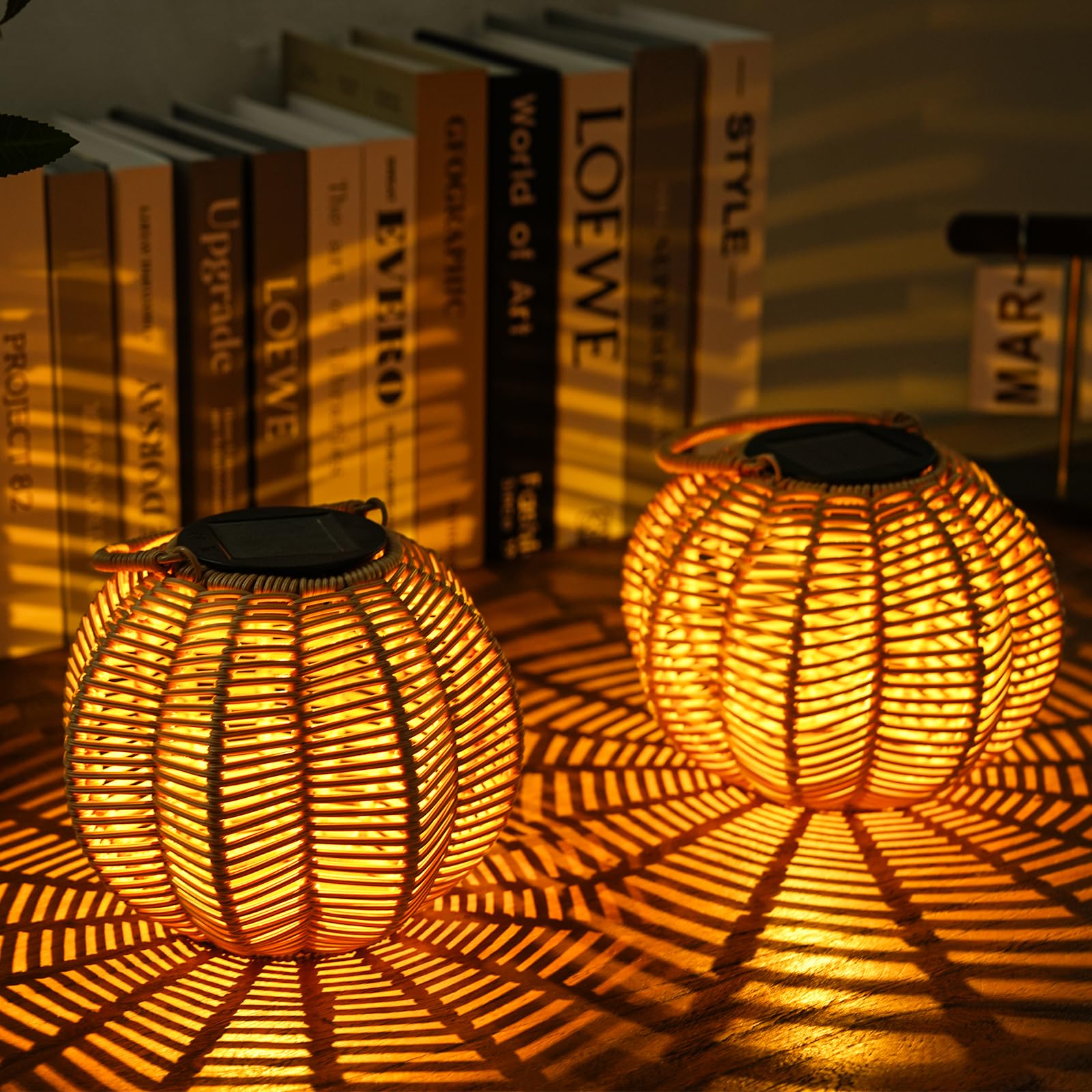 KagoLing Solar Lights Outdoor Garden, Pumpkin Style Hanging Solar Lanterns for Outside with Mesh Lighting Effect, 2 Pack Solar Garden Ornaments IP65 Waterproof, Courtyard, Terrace, Garden Decoration