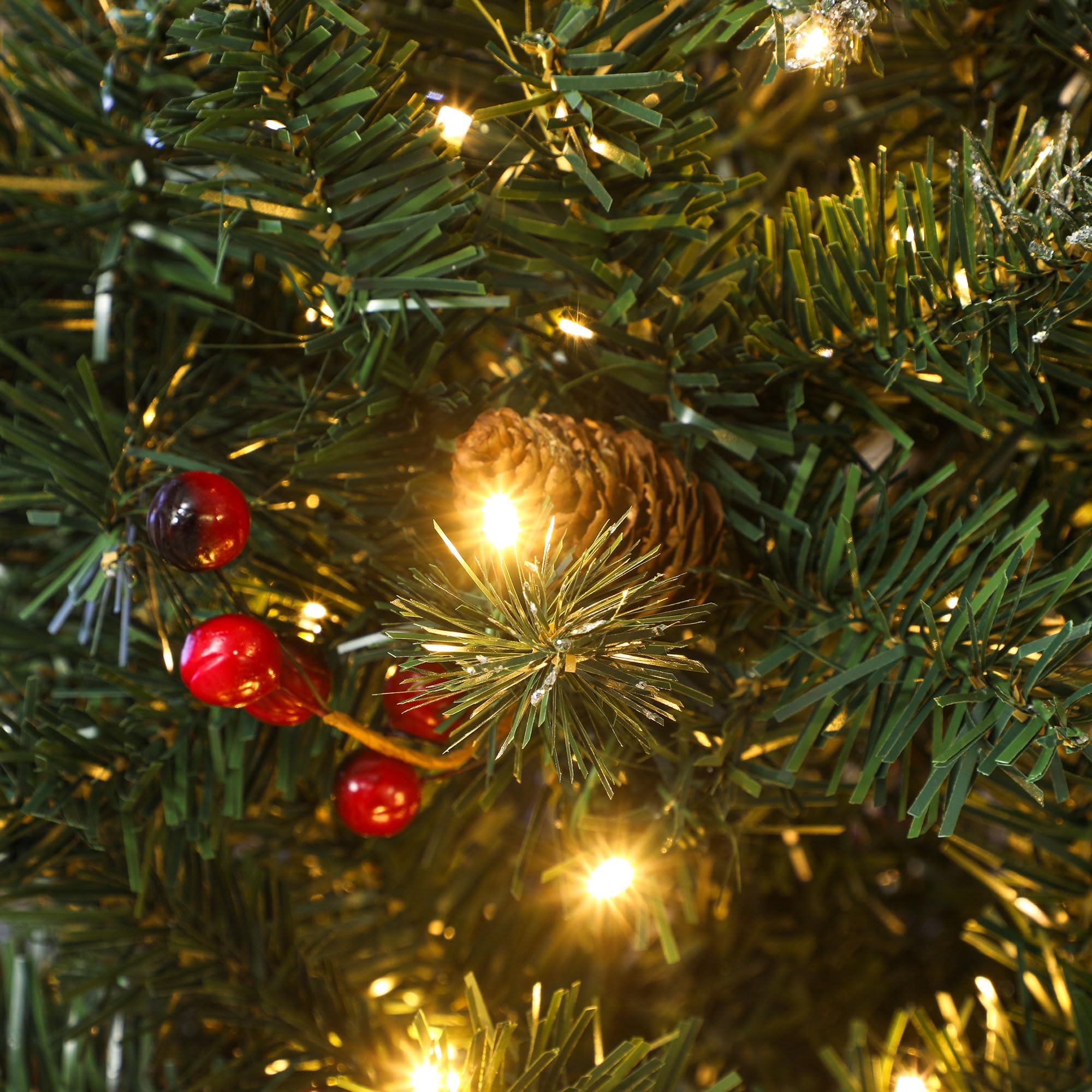 HOMCOM Árbol de Navidad Estrecho 210 cm con Luces LED Verde | Árbol de Navidad, 8 Modos de Iluminación, Ramas con Purpurina Plateada, Piñas, Bayas, Soporte Metálico