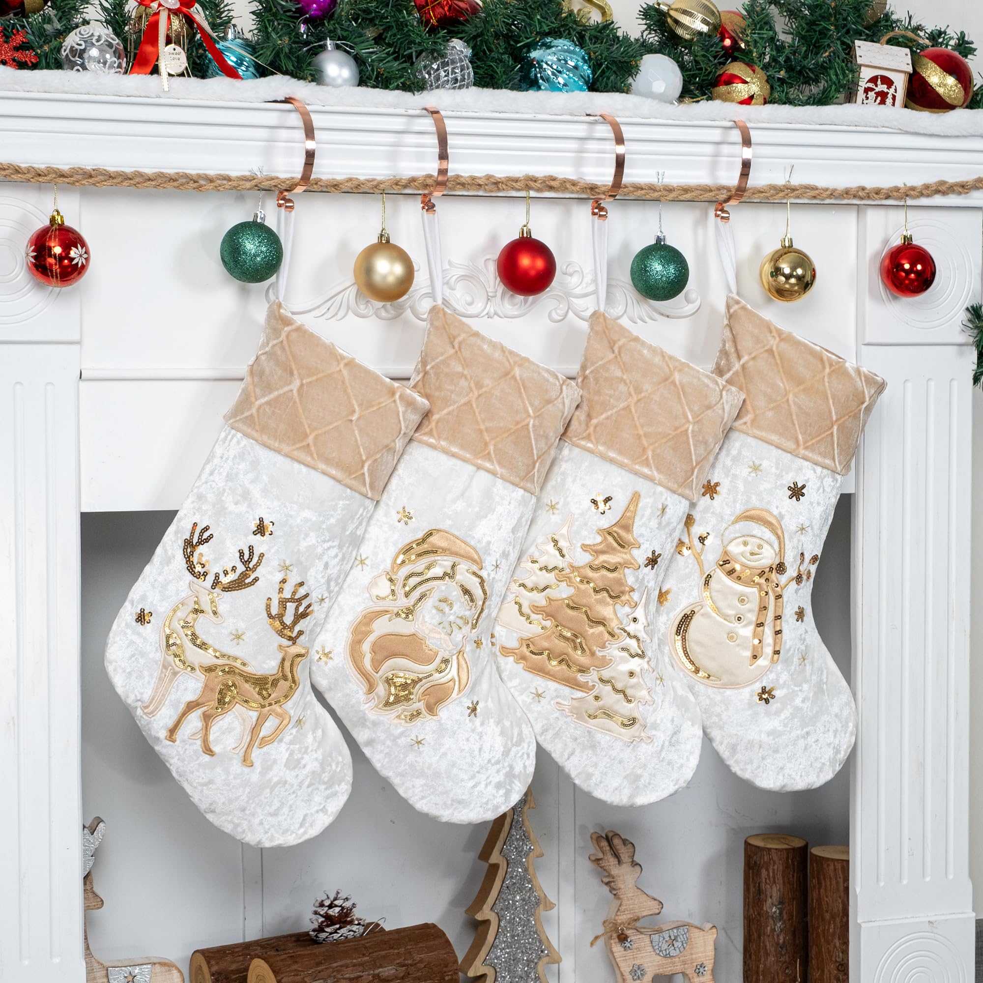 LUBOT Lot de 4 chaussettes de Noël traditionnelles à suspendre pour cheminée à paillettes dorées en velours satiné avec cadeaux brodés pour Noël