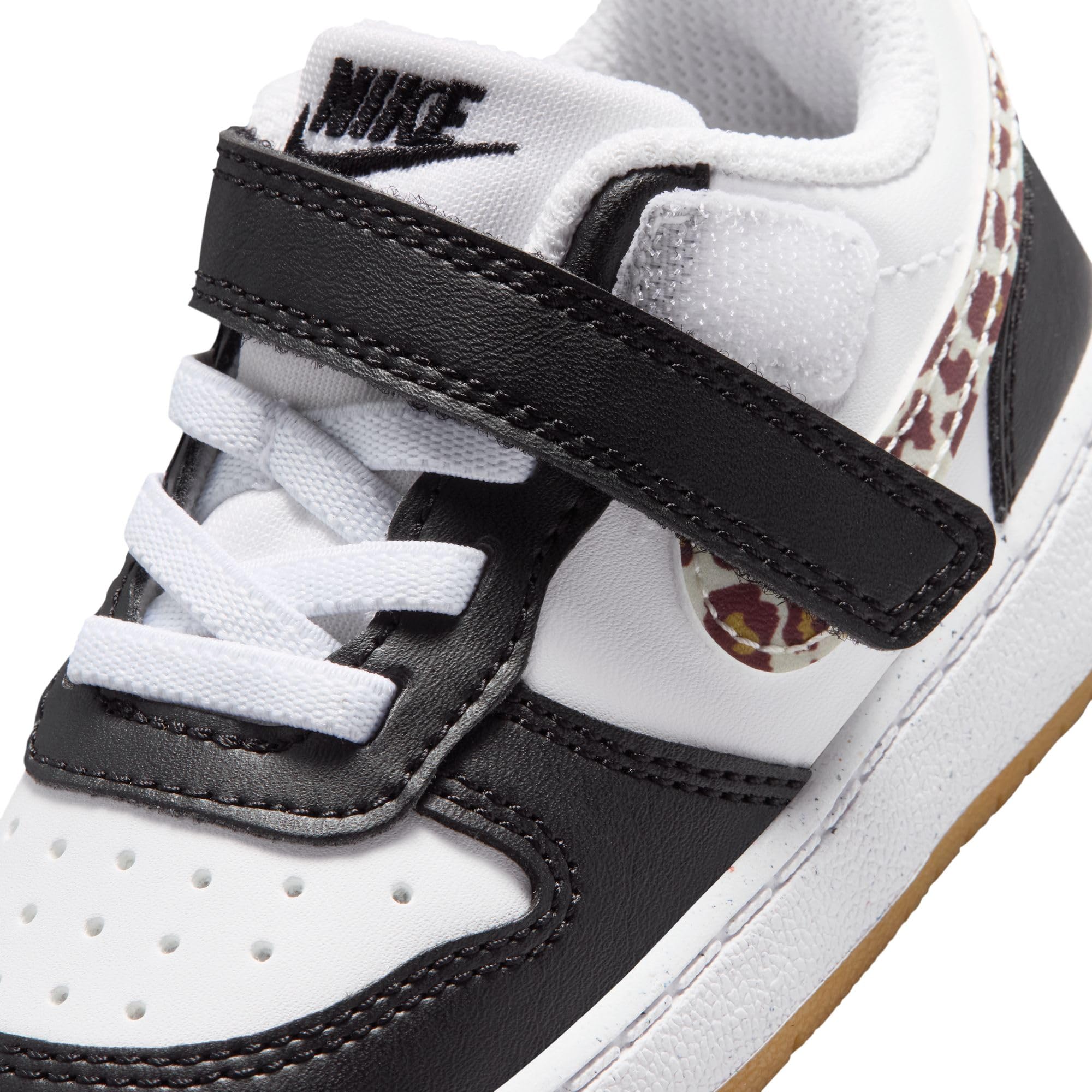 Nike Court Borough - Scarpe basse per neonati/bambini, colore: nero/bianco/gomma, marrone medio/bianco