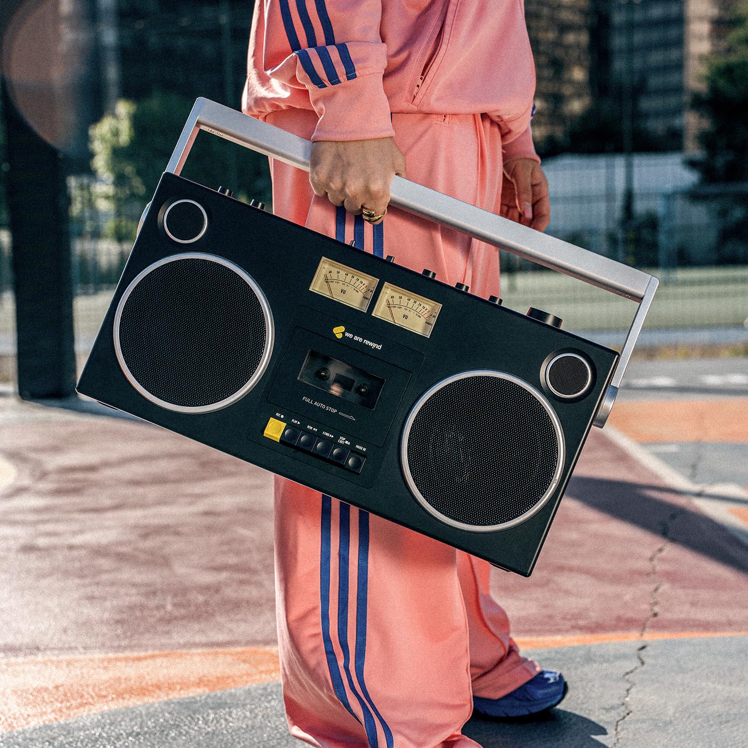 We Are Rewind Retro Kassettenrekorder Curtis - Boombox mit Bluetooth 5.4 tragbarer Kassettenspieler mit Aufnahmefunktion Ghettoblaster 104 W Stereo Lautsprecher mit 15h Akku in Schwarz