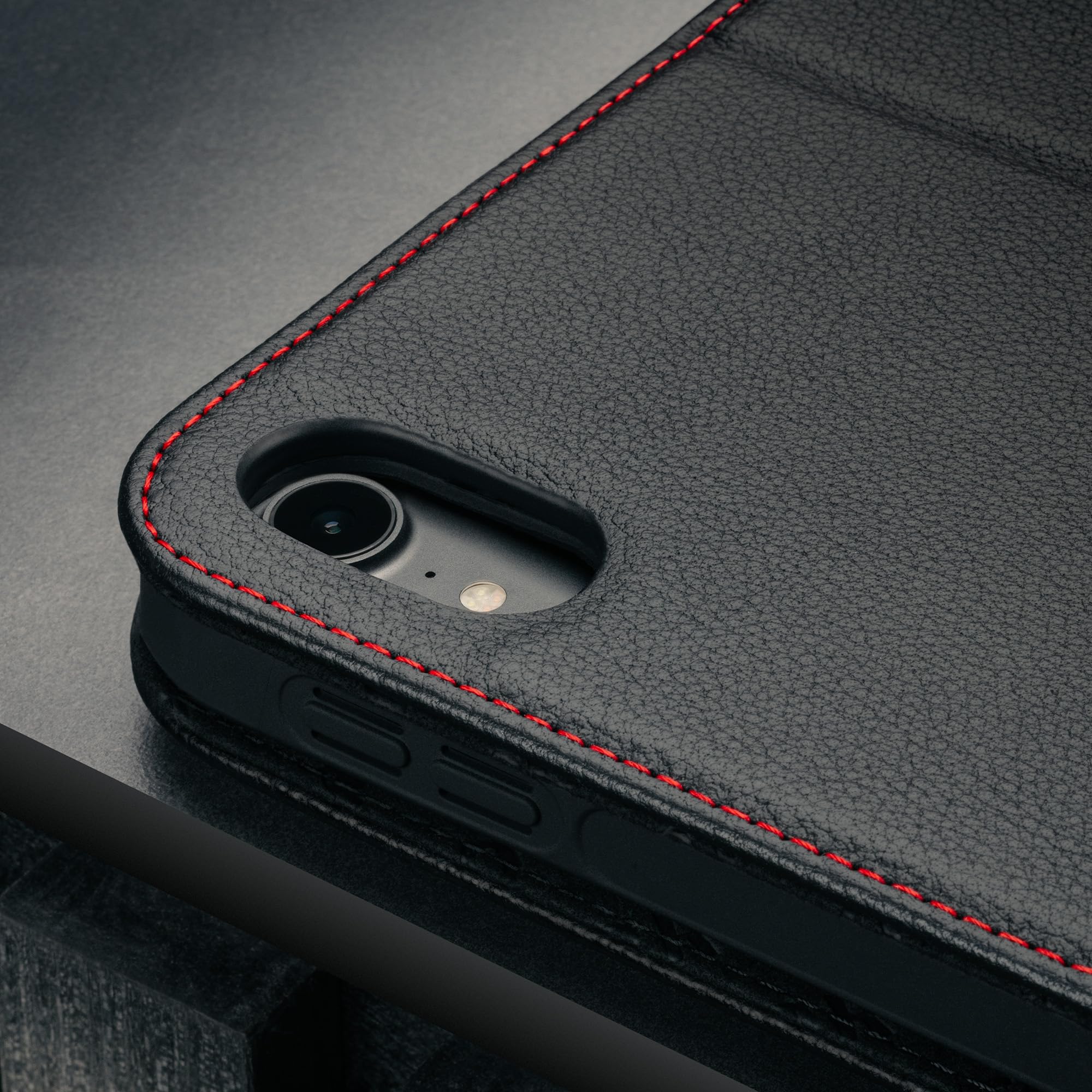 Custodia TORRO compatibile con iPad 11a/10a generazione – Custodia in vera pelle per iPad 10a generazione 2025/2022 con funzione stand e funzione Wake/Sleep (Nero con Dettagli Rossi)