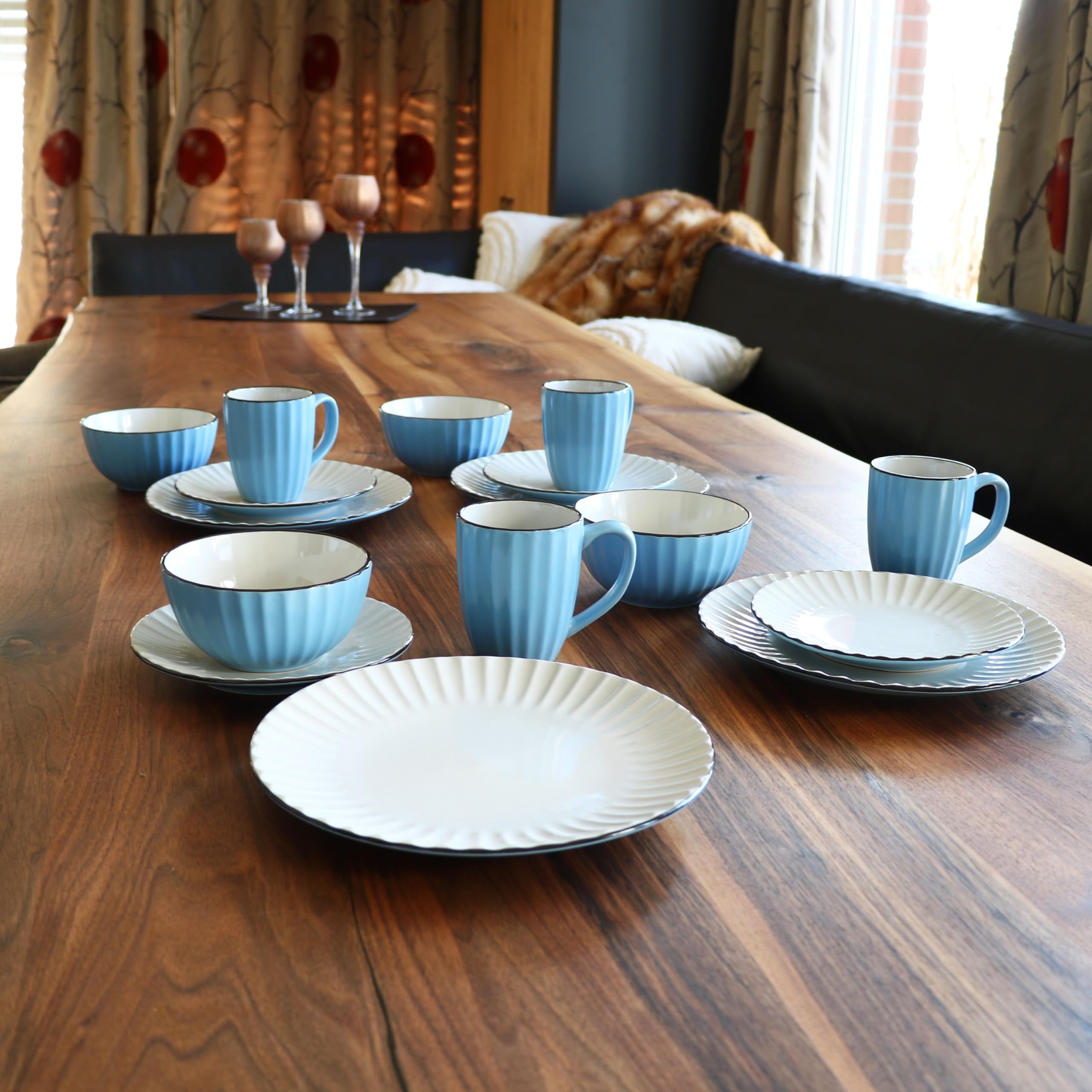 MÄSER OSITA Service de table 16 pièces bleu clair pour 4 personnes I Service de table en faïence bleu et crème avec 4 tasses à café de 300 ml, bols de 450 ml, assiettes à gâteau et assiettes plates I