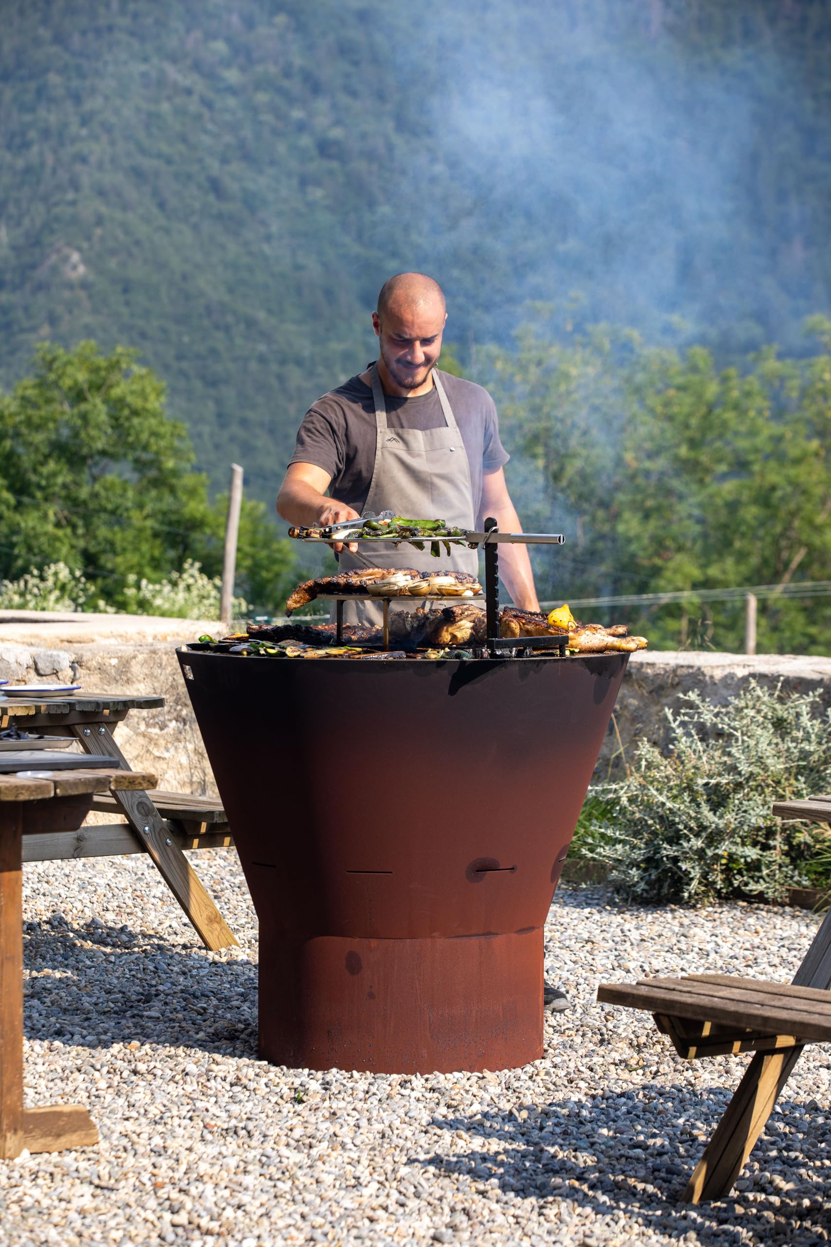 La Ferrotecnica Azalea Barbecue a Legna Design Moderno Ideale per Grigliate in Compagnia Made in Italy (Effetto Corten)