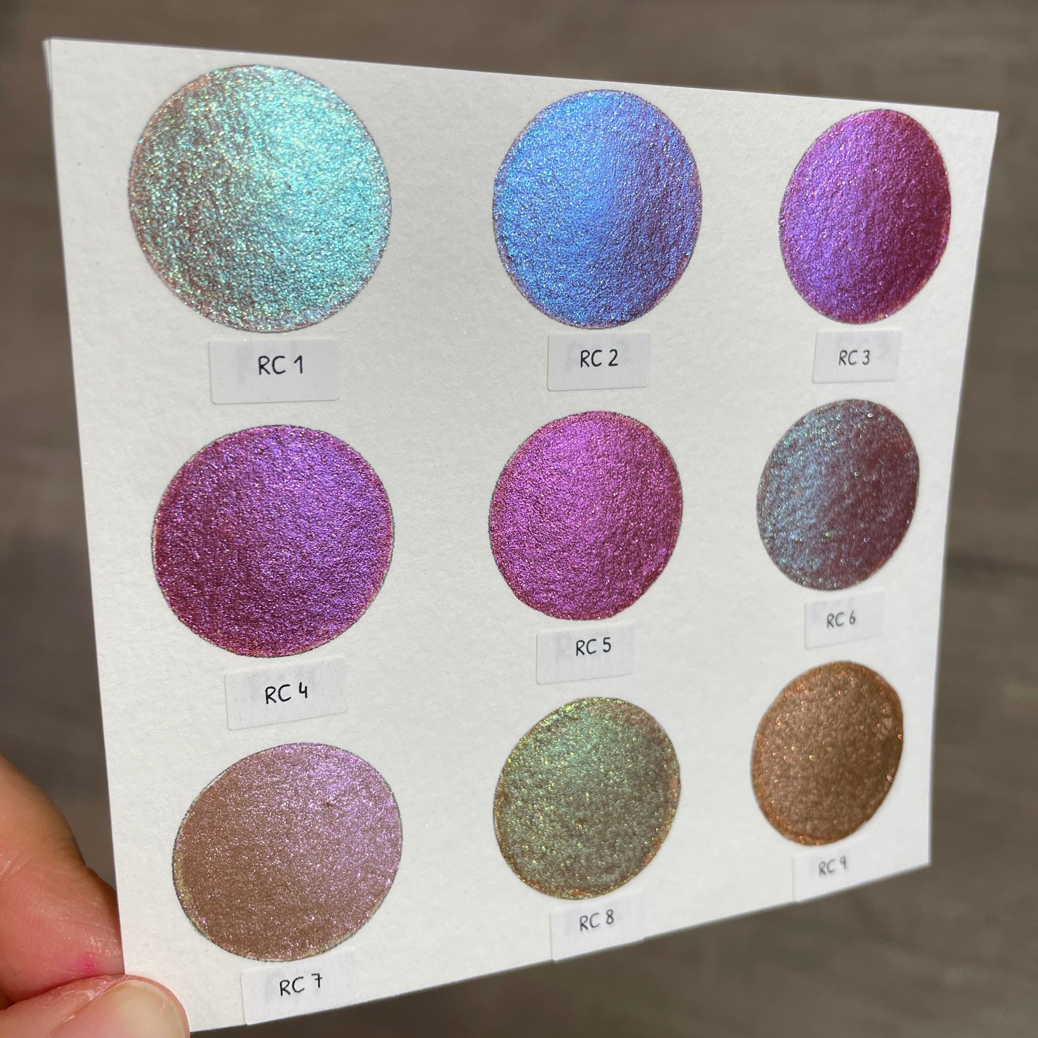 IUILE Pinturas de acuarela hechas a mano, juego de media sartén RC (9 colores) en estuche de lata. Cambio de color, brillante, brillante, brillante. Para artistas, estudiantes, aficionados, calígrafos