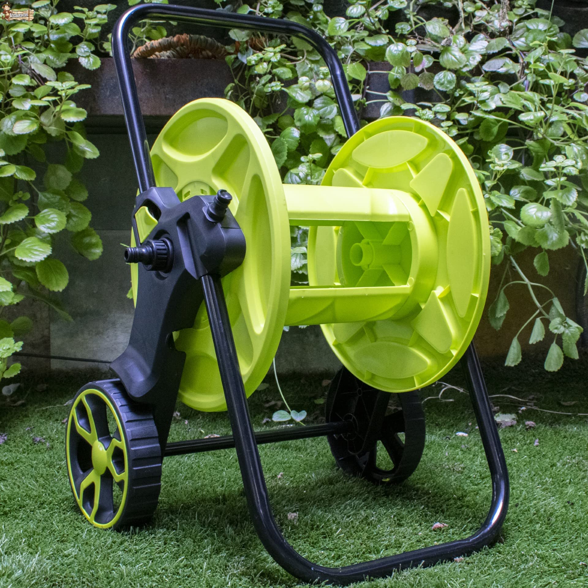 BricoLoco.com Mulinello Supporto Tubo da giardino o irrigazione con avvolgitore fino a 25 metri Raccogli tubi Acqua arrotolabili Carrello porta maniglione con ruote, presa rapida e antigoccia.