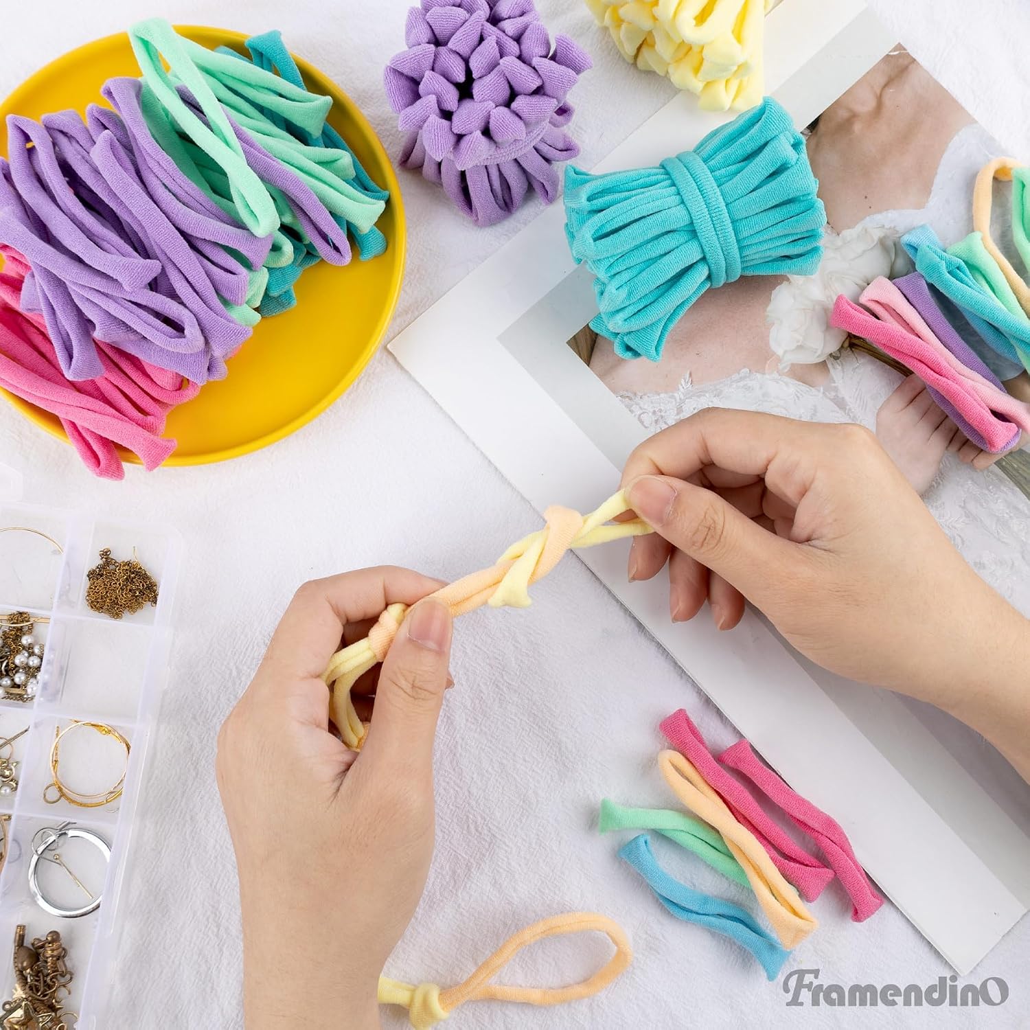 Framendino, 800 Pack Weaving Loom Refill Loops in 8 Colors Potholder Rainbow Loom Bands DIY Craft Kit