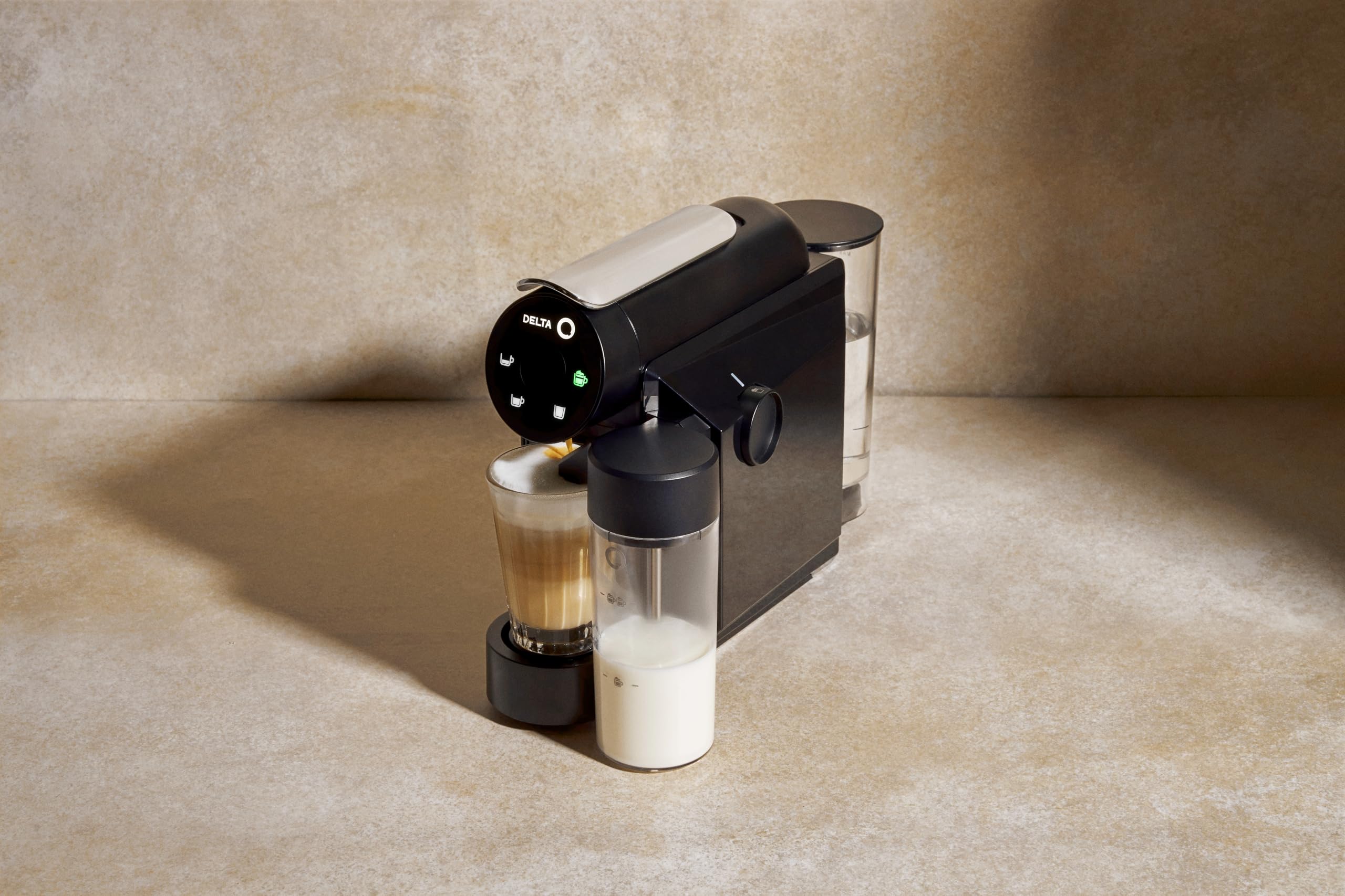 Delta Q MiniMilkQool Negra - Cafetera para cápsulas Depósito para leche. Compacta Versátil y Minimalista - Fácil de usar