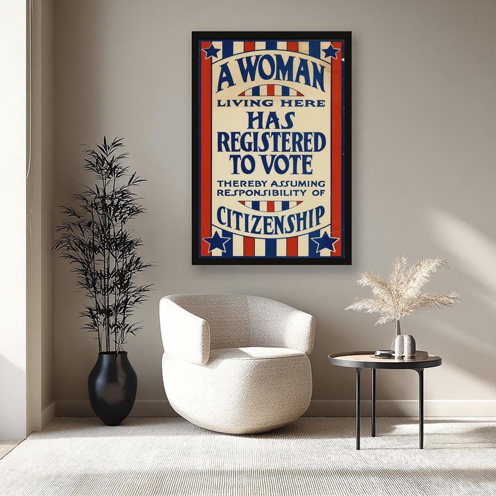 WCYB Cartel decorativo de pared con texto en inglés "A Woman Living Here Has Registered to Vote" (Una mujer viviendo aquí ha registrado para votar) - Letrero de votación de mujer con derecho a votar