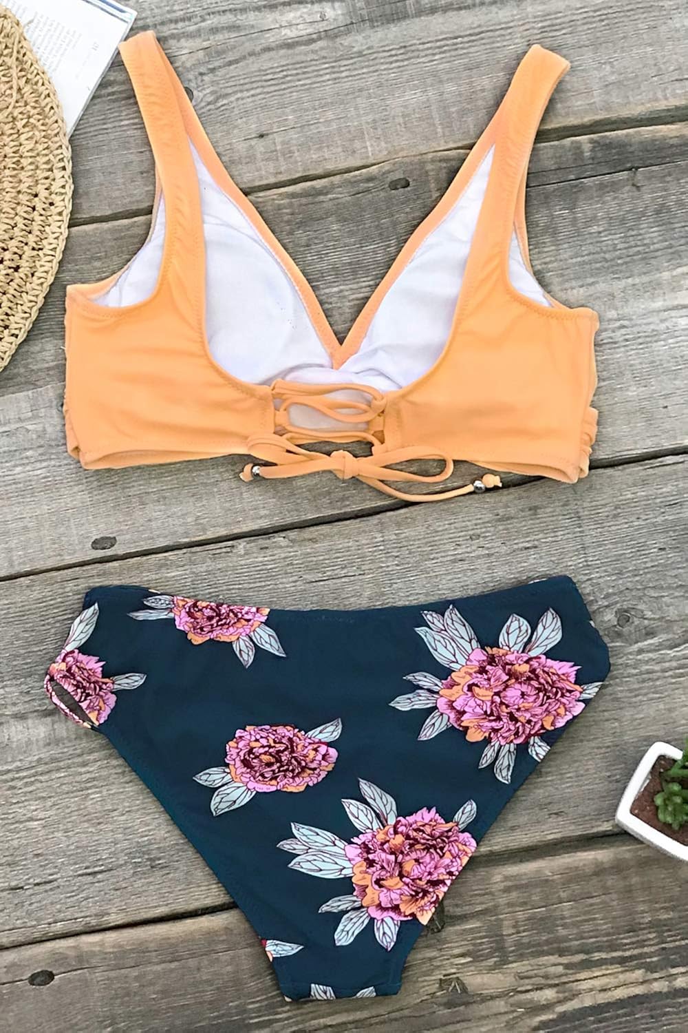 CUPSHE Women's Bikini Swimsuit Front Cross Lace Up Two Piece Bathing Suit : Clothing, Shoes & Jewelry