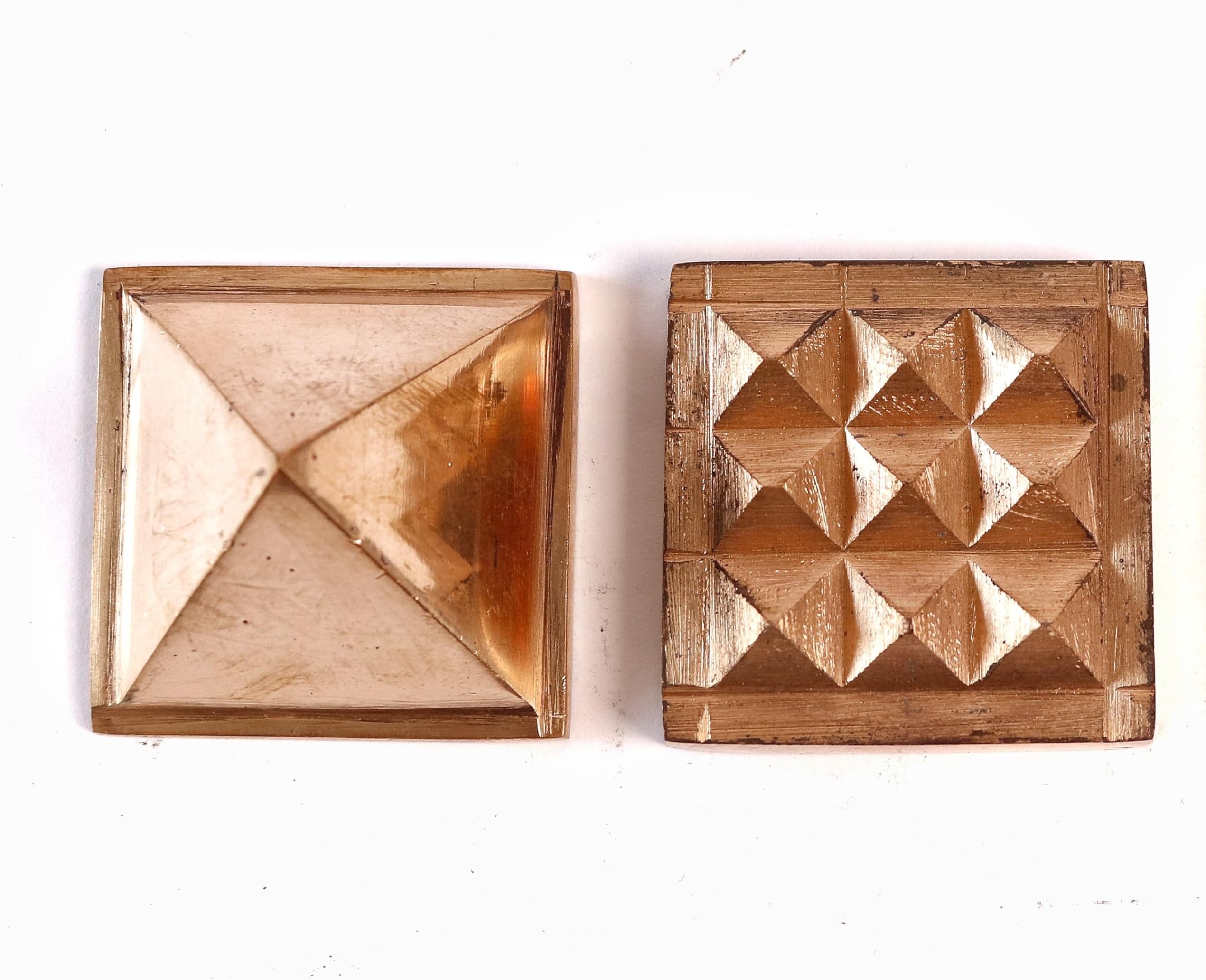 The Spiritual Living Copper Pyramid Vastu for Home | North East | Size - 1.25 Inch Approx | Toilet | Vastu Remedies | Pyramid for Vastu Dosh | वास्तु उपाय |