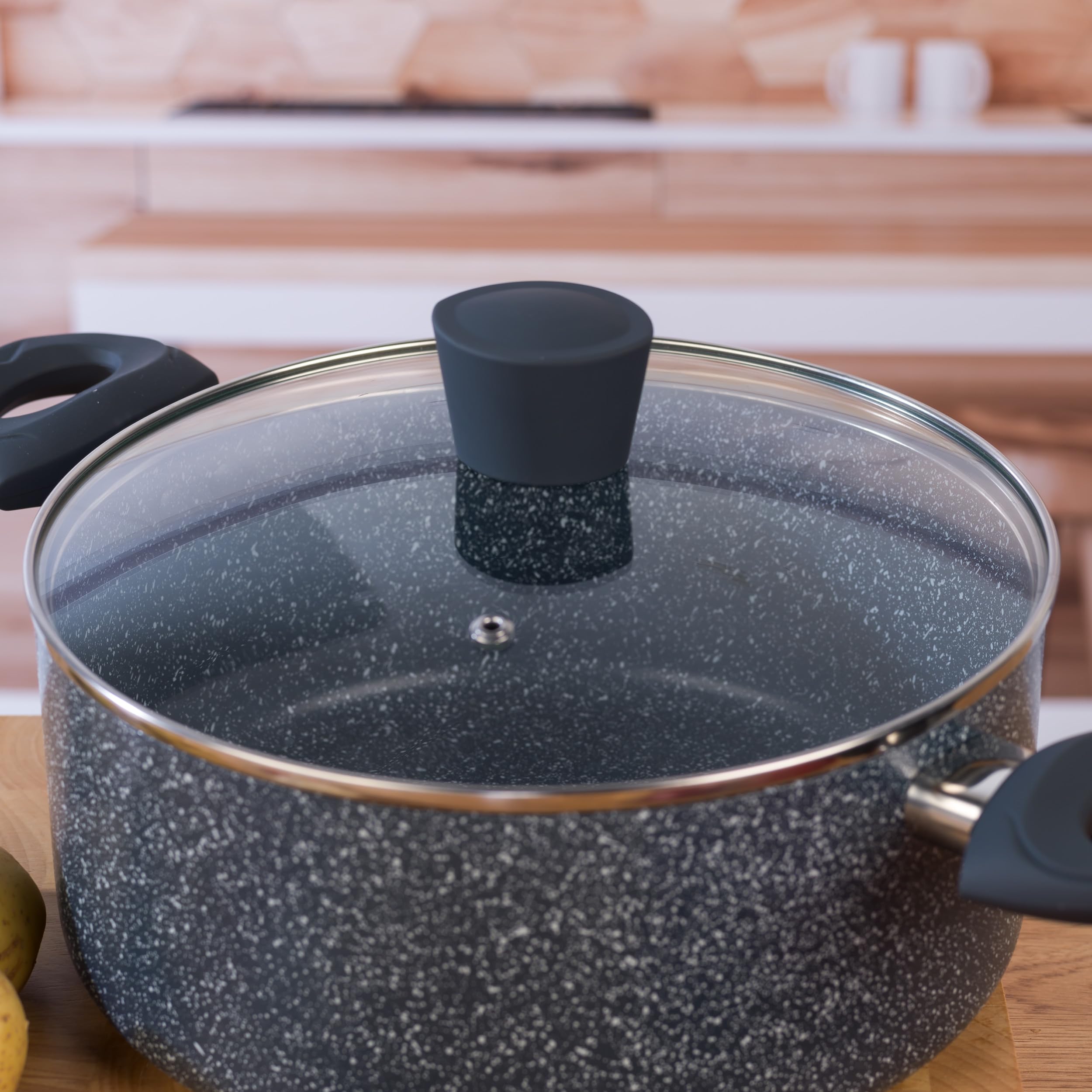 Russell Hobbs RH00849EU Nightfall Stone 24cm senza avambraccio, alluminio pressato, protezione da induzione, senza PFOA, manici morbidi, pentola con coperchio, per salse, pasta, verdure, marmo blu