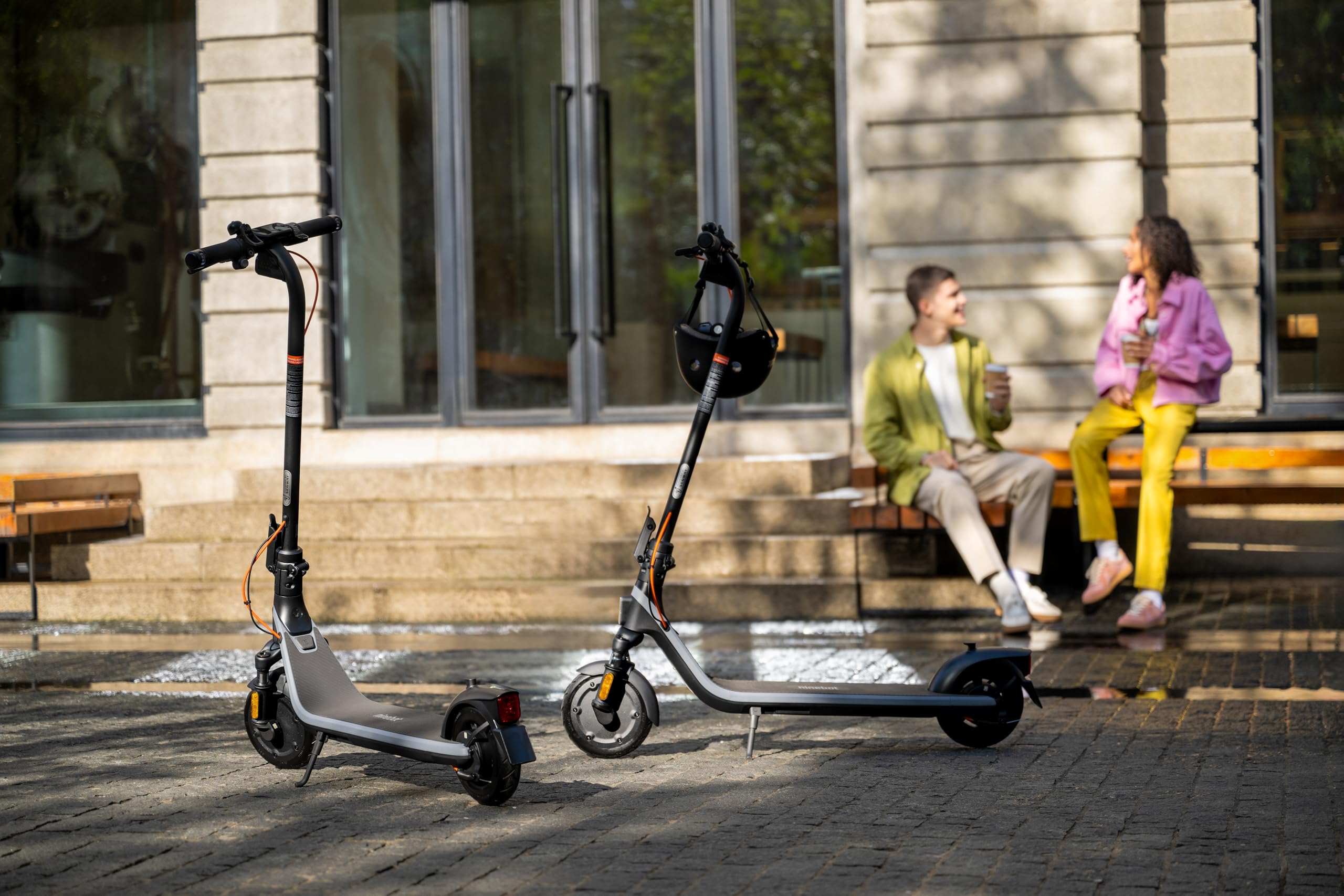 Segway-Ninebot E2 Plus E II Monopattino Elettrico per Adulti, 25 km/h Velocità Massima, 25 km Autonomia