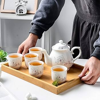 陶磁器　宮廷小花/ティーセット　15セット 花柄 金装飾 陶磁器 宮廷小花/ティーセット 15セット 花柄 金装飾