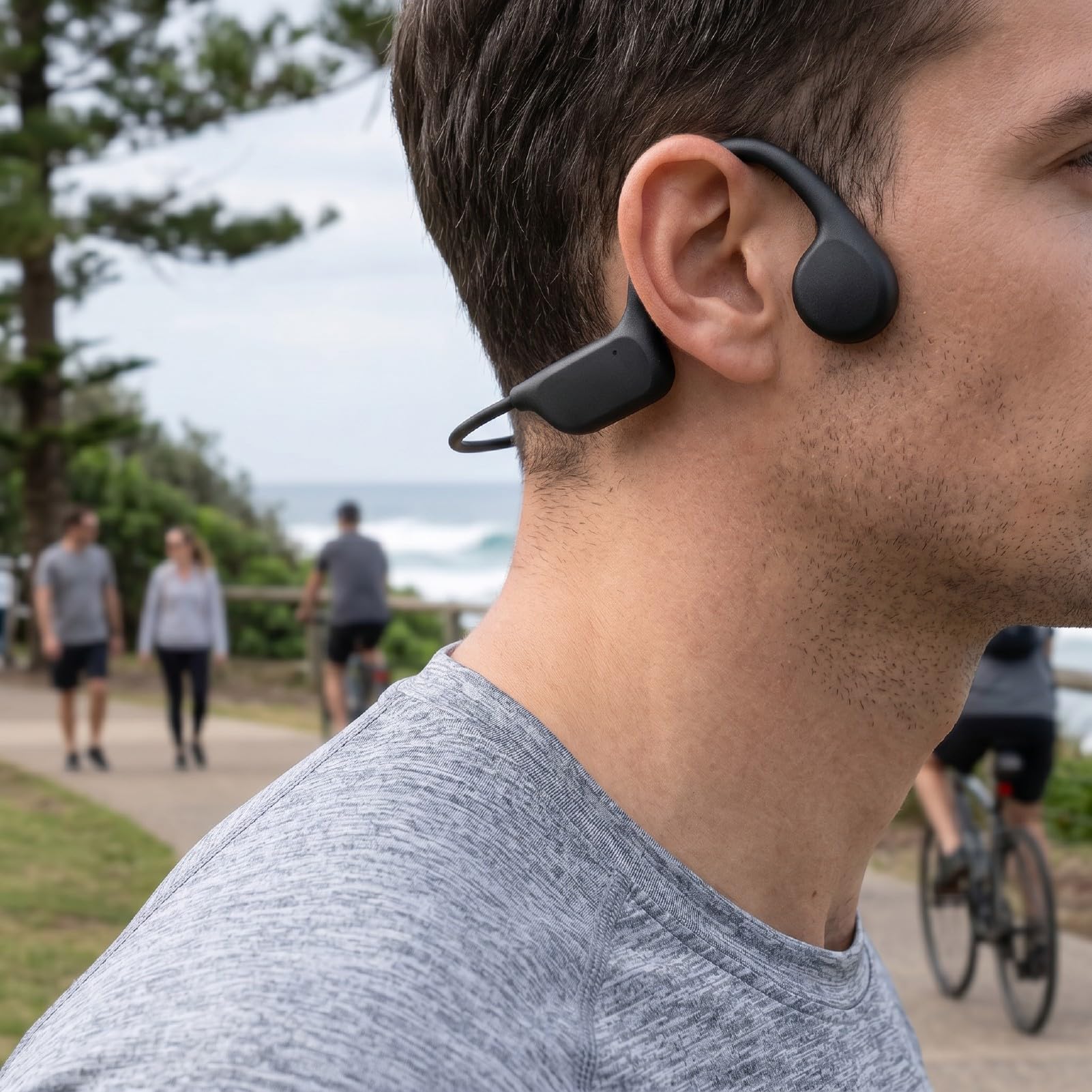 Cuffie a Conduzione Ossea con Lettore MP3 da 32 GB, Cuffie da Nuoto Impermeabili IPX8 Bluetooth 5.4 Auricolari Sportivi Wireless a Orecchio Aperto, Leggere e Sicure (BLACK)