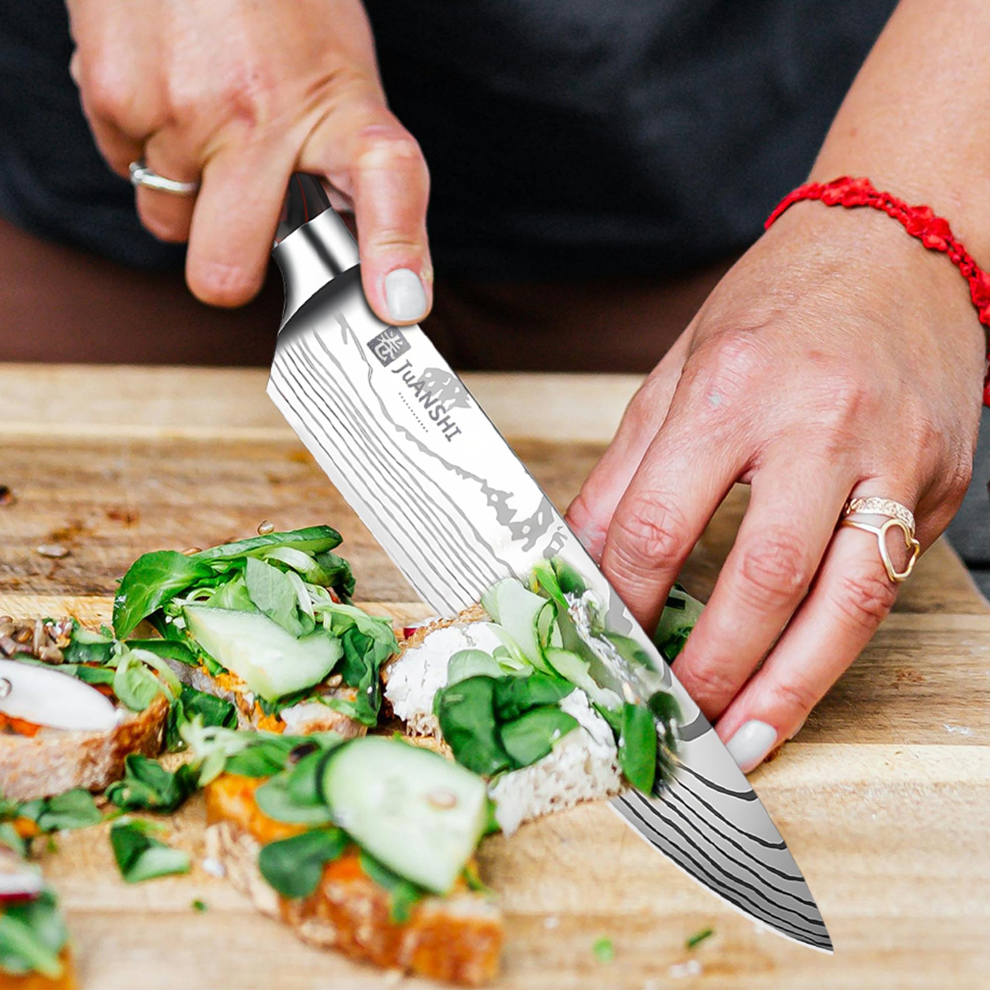 JUANSHI® 4-częściowy zestaw noży – profesjonalny zestaw noży kuchennych z wysokiej jakości stali nierdzewnej, ostre ostrza, w tym Santoku, nóż kuchenny, nóż do chleba i nóż uniwersalny, idealny