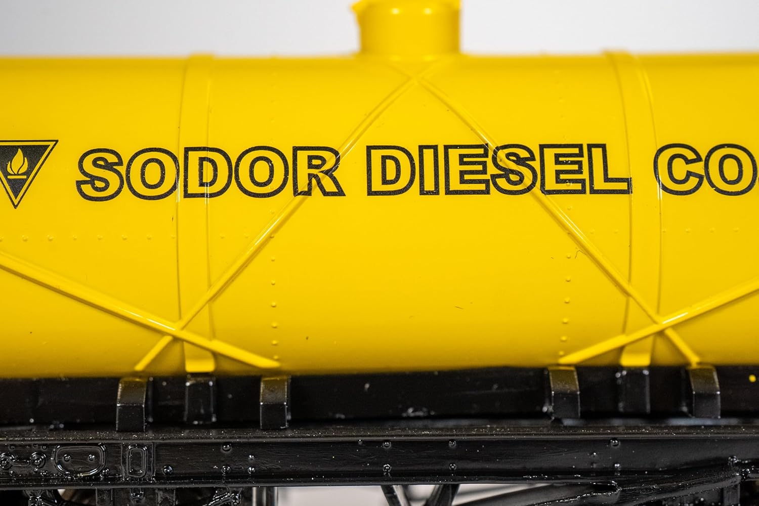 Bachmann Trains - THOMAS & FRIENDS SODOR DIESEL CO. TANKER - HO Scale