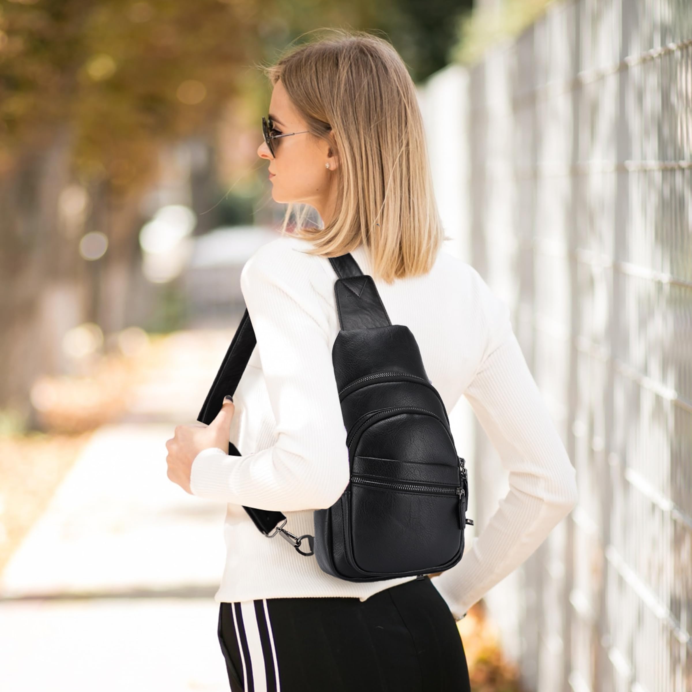 RAVUO Sac à Bandoulière Femme, Sac de Poitrine Cuir PU Mode Petit Sac à Main Sac Banane avec Bretelles Réglables Sling Bag pour Voyage Shopping Sport,Noir