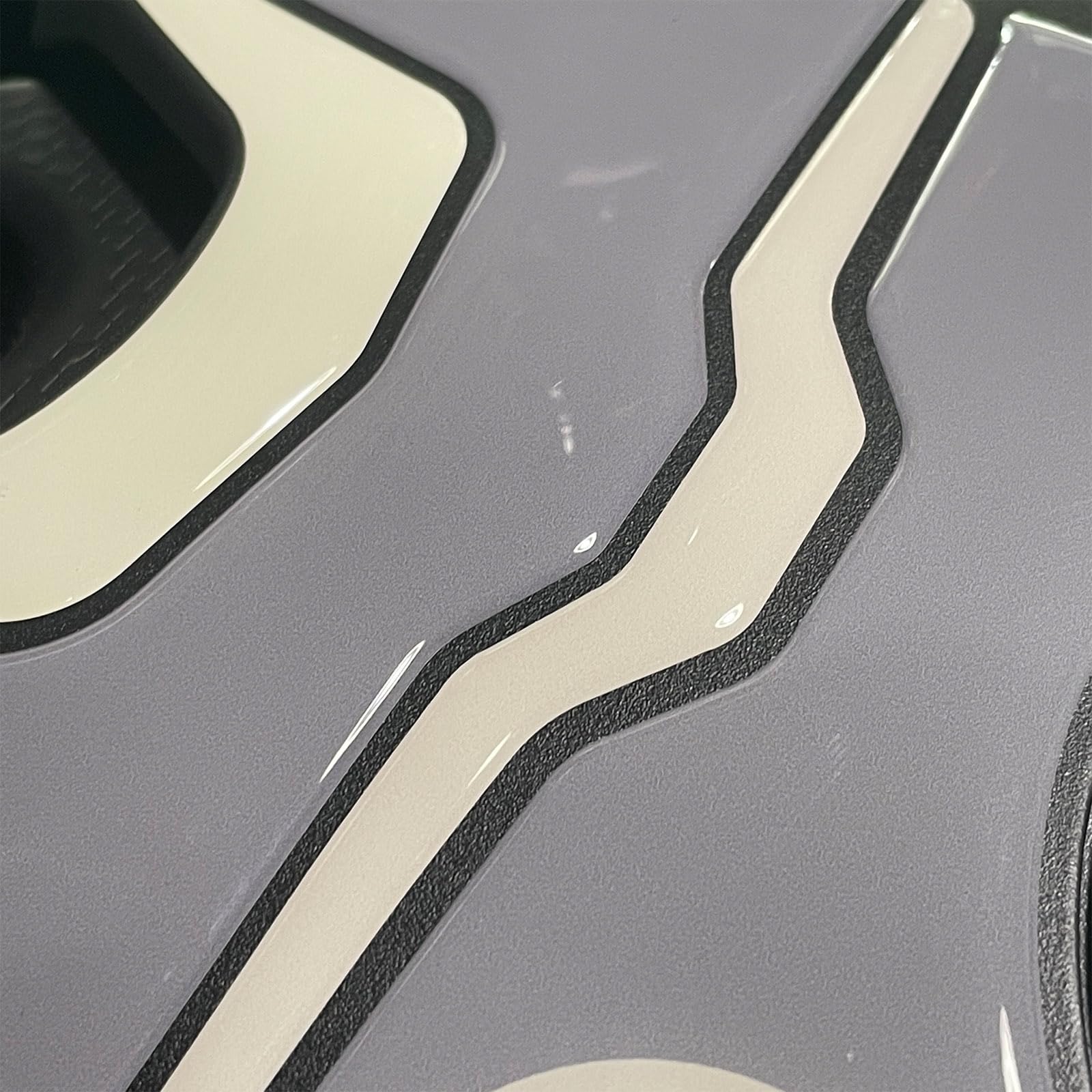 Resin Bike Adesivi Moto Compatibile con Moto Guzzi V100 Mandello 2023 Aviazione Navale. Protezioni Paraserbatoio e Zona Chiave da Urti e Graffi. Adesivi Resinati con Effetto 3D