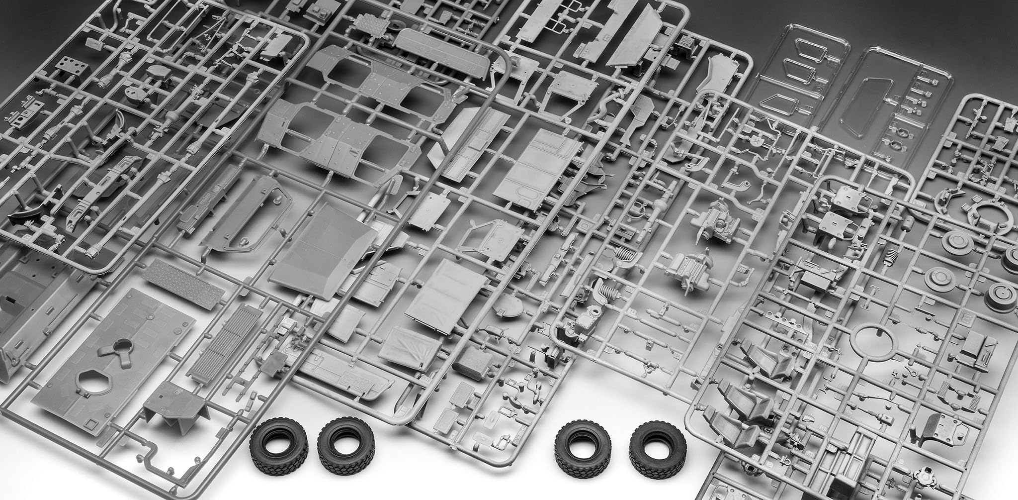 Revell 63370 - Set di modellini Dingo 2 GE A3.3 PatSi in scala 1:35, in plastica, con accessori