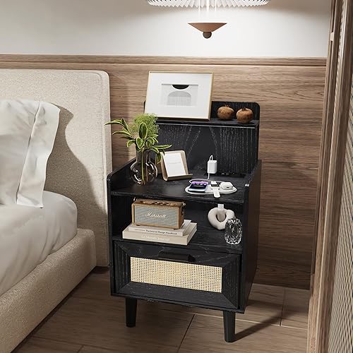 Miniatura 2 de Hiwelldas Juego de 2 mesitas de noche de ratán con estación de carga y cajón decorativo de ratán, mesas auxiliares de noche con patas de madera