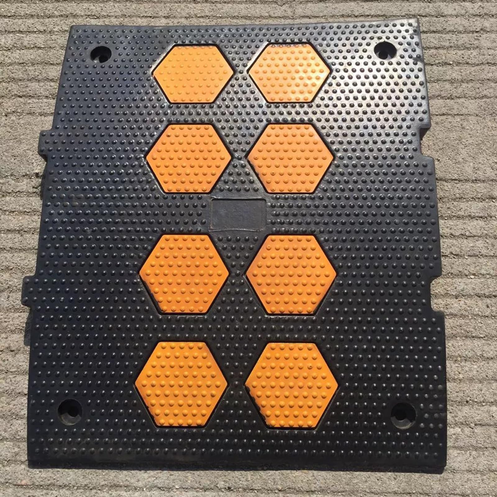Badenes para Garaje de Caucho, 2 unidades Reductores de Velocidad, Soportan Hasta 100 toneladas, con 8 Tornillos de Expansión, para Carreteras, Urbanizaciones y Garajes(5cm/2in)