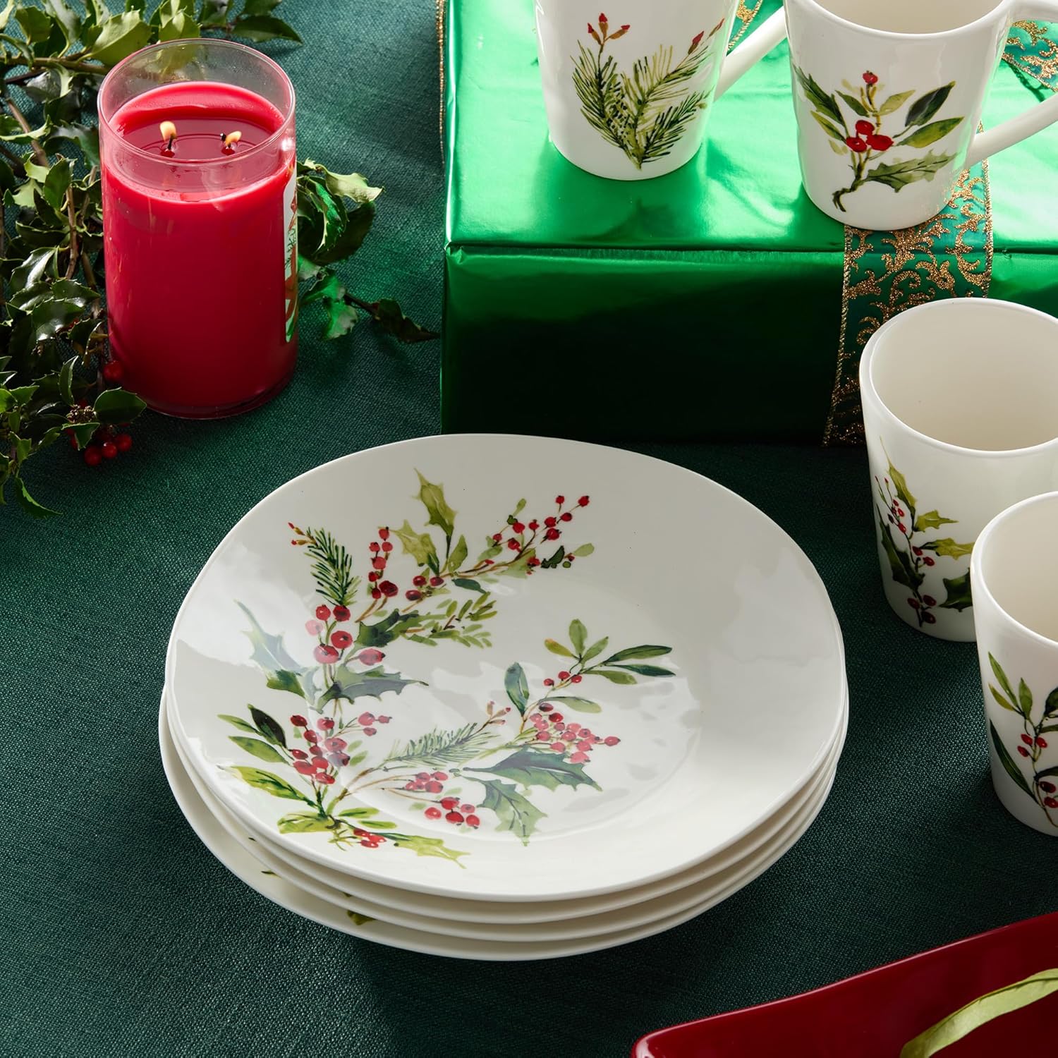 Holly and Vines クリスマスディナープレート &ndash; アーティストがデザインしたグリーン&amp;ベリーモチーフのストーン