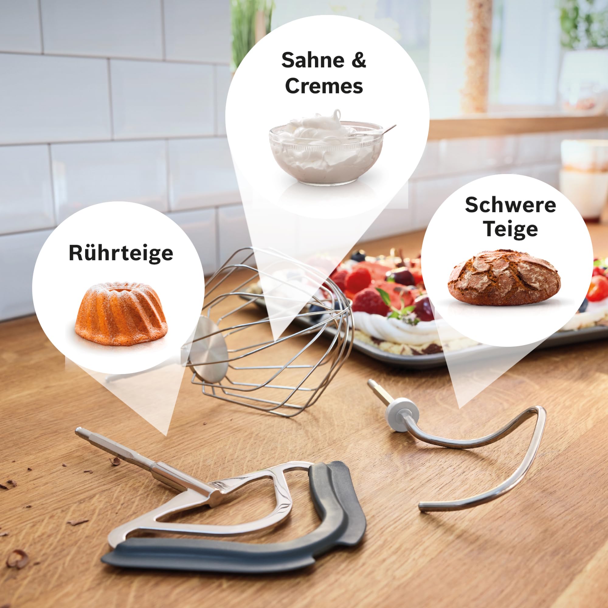 Bosch Küchenmaschine MUM5 MUM5X720, integrierte Waage,Edelstahl-Schüssel 3,9L, Mixer 1,25L, Profi-Knethaken, Planetarisches Rührgetriebe, Rührbesen, Durchlaufschnitzler, 1000 W, Silber/Dunkelrot