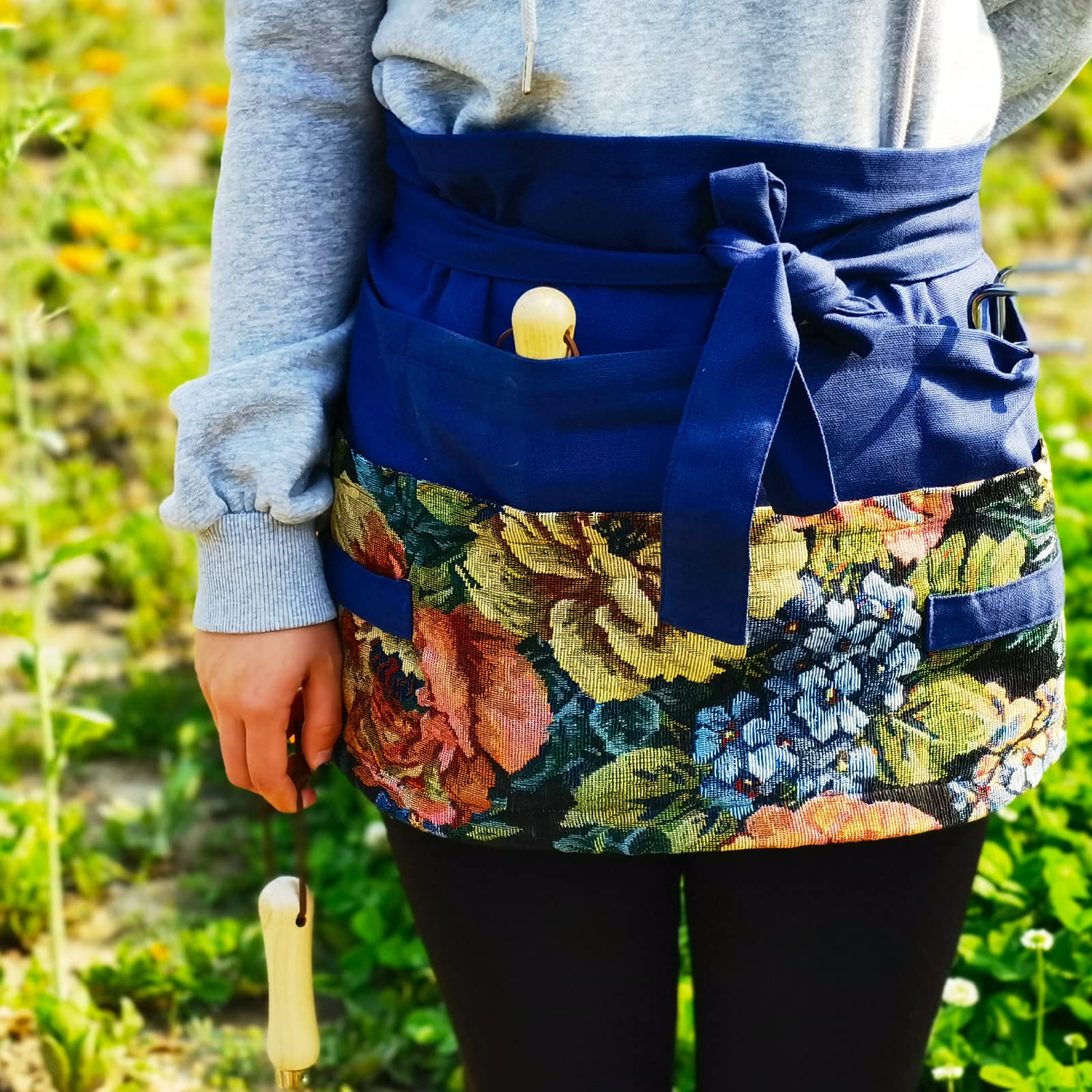 Garden Apron for Woman, Gardening Florist Apron, Half Apron with 8 Pockets and 6 Fabric Hangers for Tools or Gloves, Dark Blue