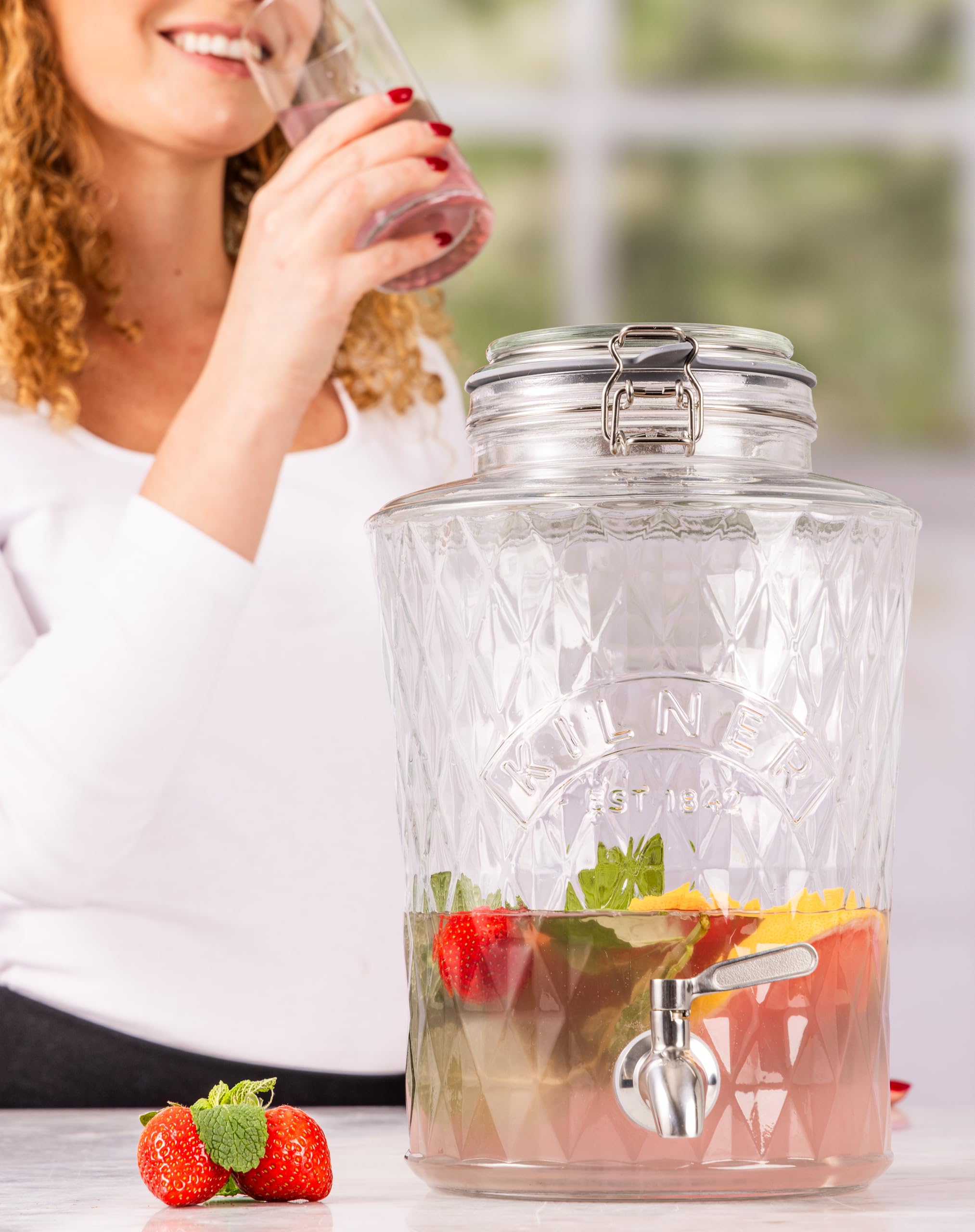 Kilner Diamond - Dispensador de bebidas de cristal de 5 litros con grifo de acero inoxidable, tapa hermética con clip y sello de silicona, ideal para zumos, cócteles y bebidas infundidas