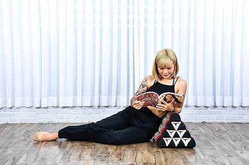 Miniatura 3 de Leewadee Cojín triangular  Cómodo respaldo para TV o lectura, almohada inclinada para relajarse hecha de Kapok, 20 x 13 x 13 pulgadas, negro y rojo