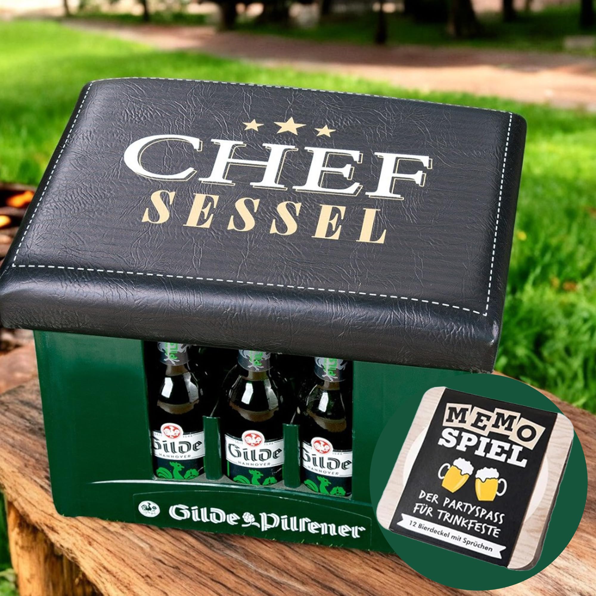 Cult at Home Bierkastensitz Chefsessel - Sitzkissen Bierkiste inkl. Bierdeckel Memospiel - Bierkasten Sitz Bierhocker für Bierkasten Getränkekiste - Geschenkideen für Papa - Geschenk für Männer