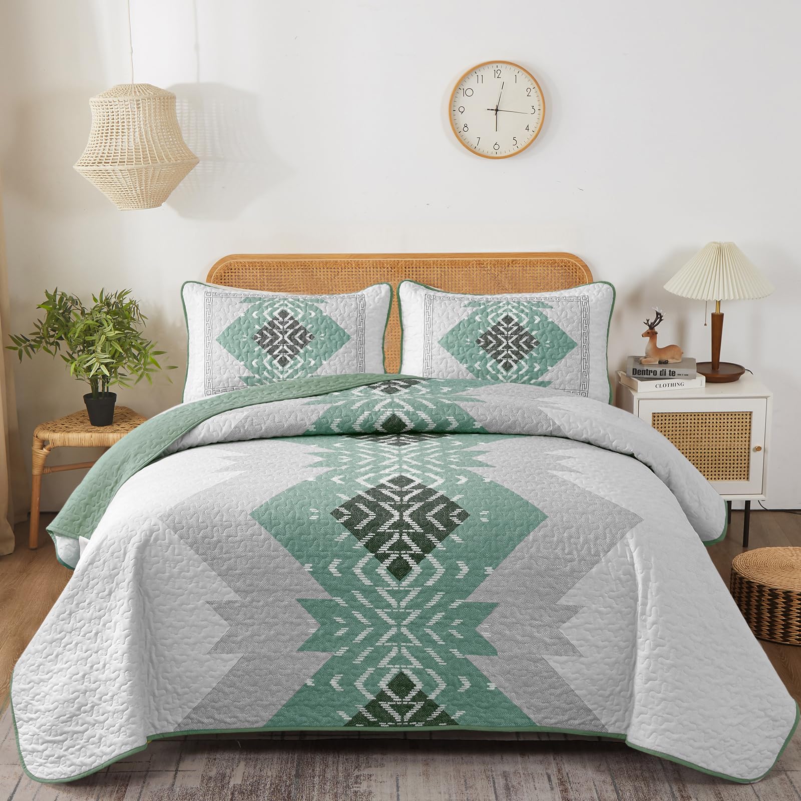 Dintszyayue Green Boho Quilt Set King,3 Pieces Aztec Texture Quilt with 2 Pillowcases,Bohemian Geometric Bedspread Bedding Set Microfiber Quilted Coverlet Set for All Seasons King Size(90"×103")